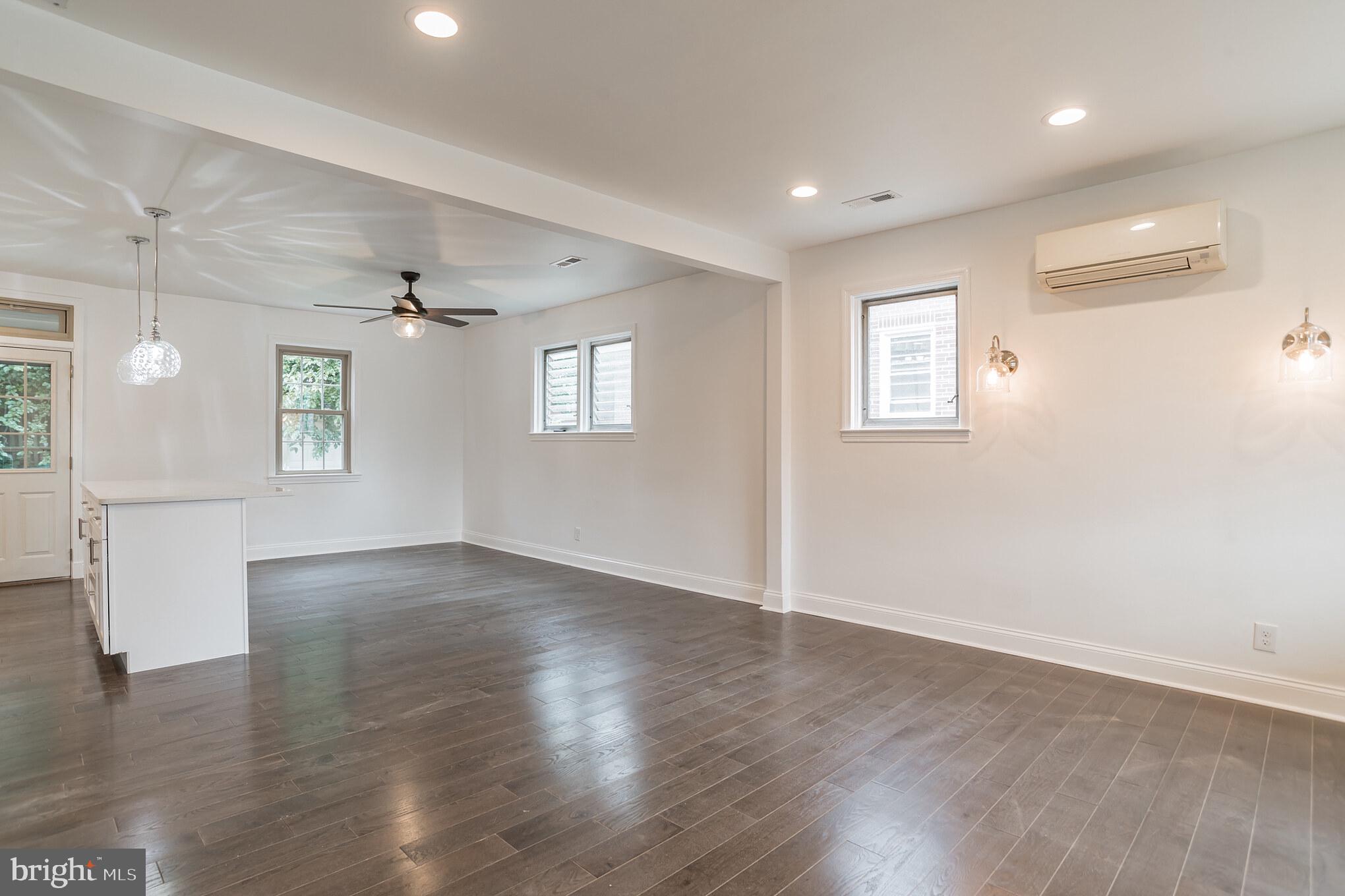 MORAVIA PARK - Residential