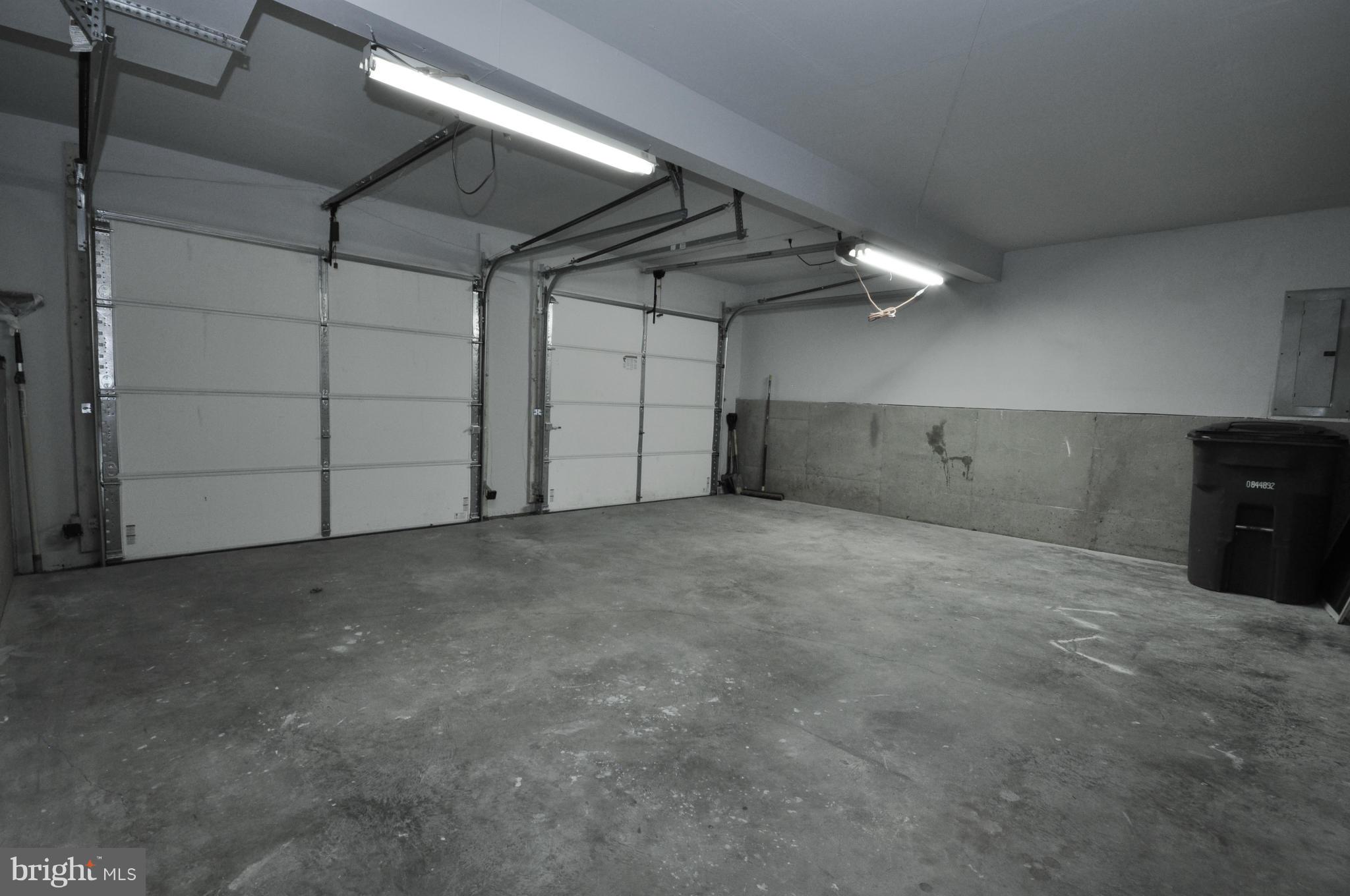 HAMPTON OAKS - Residential