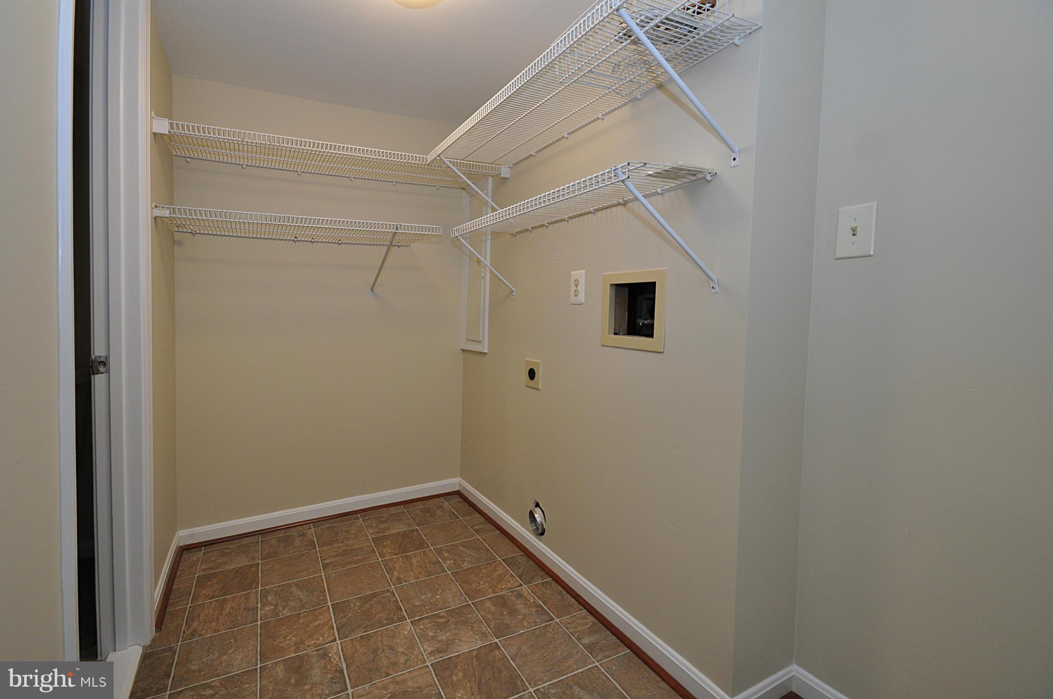 HAMPTON OAKS - Residential
