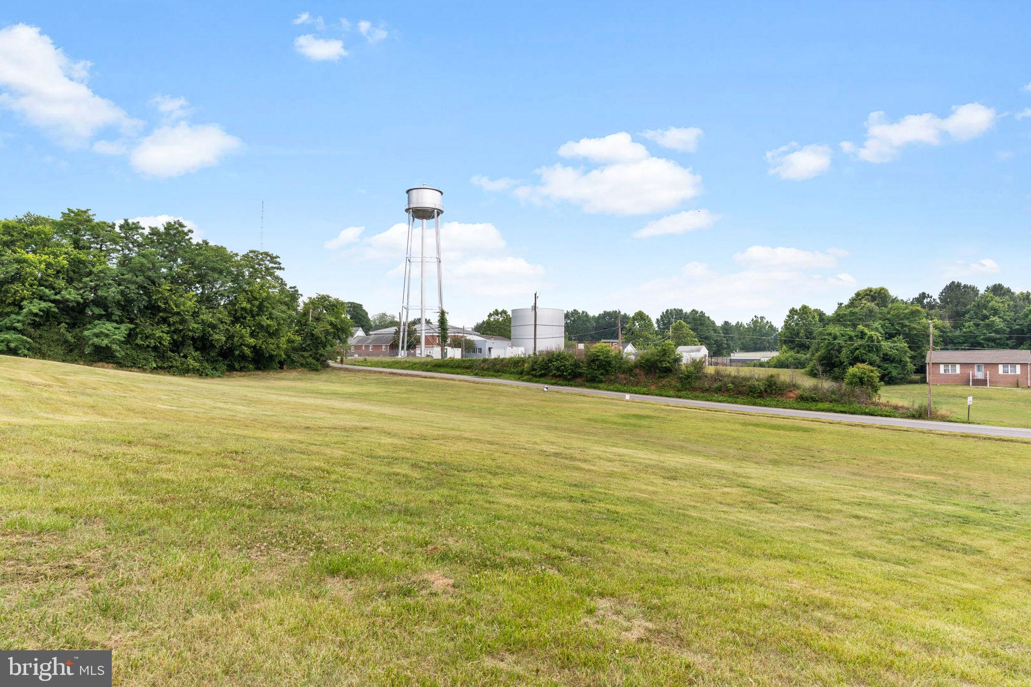 BOWLING GREEN MEADOWS - Land