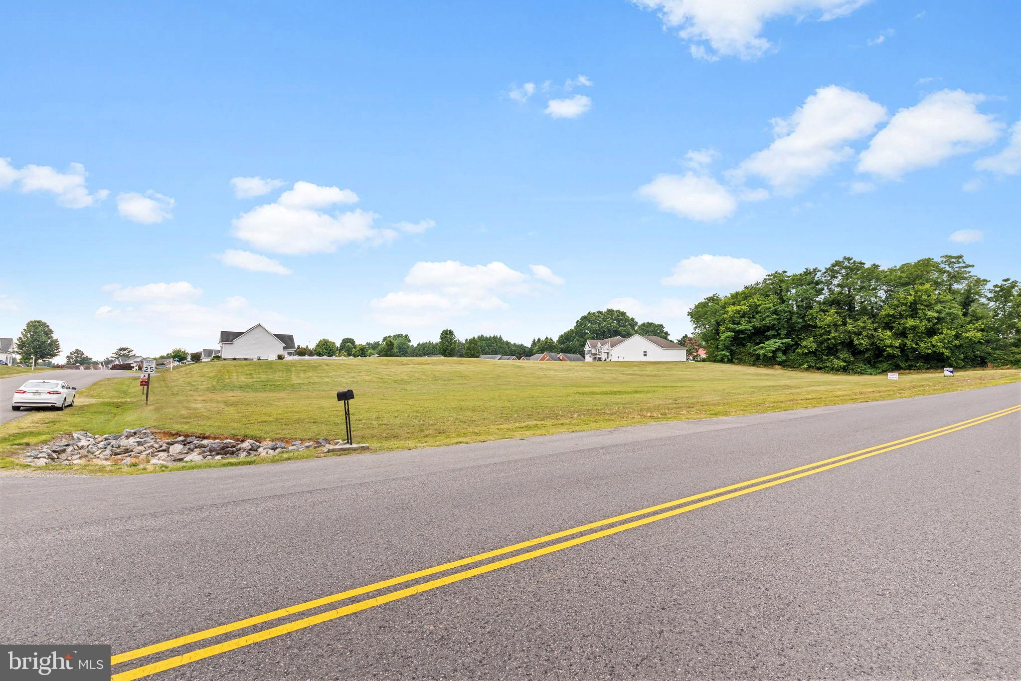 BOWLING GREEN MEADOWS - Land