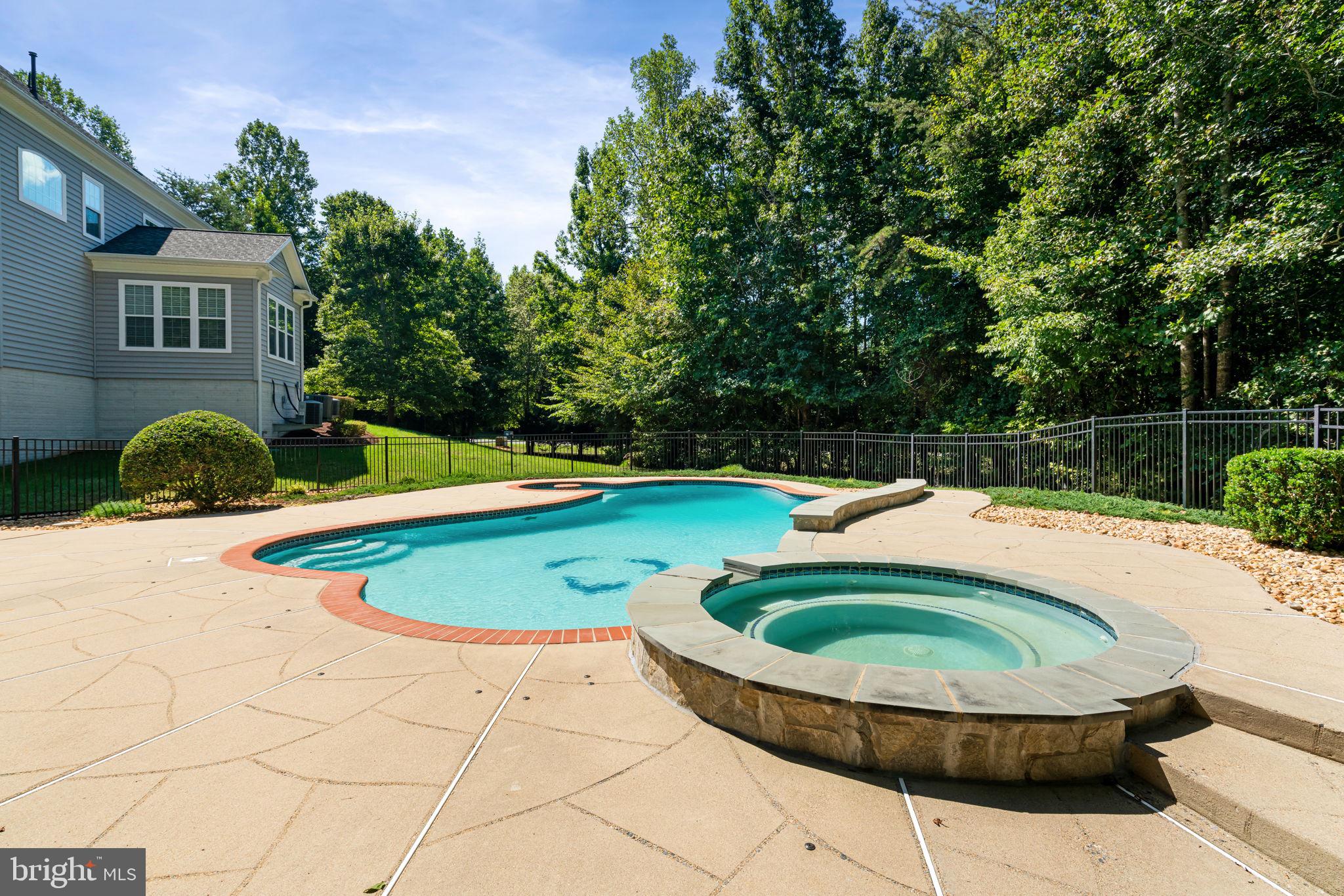 THE GLENS - Residential