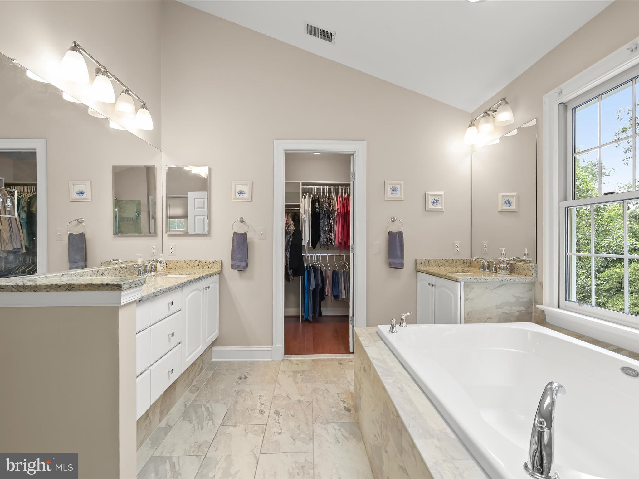 WELLINGTON - Residential