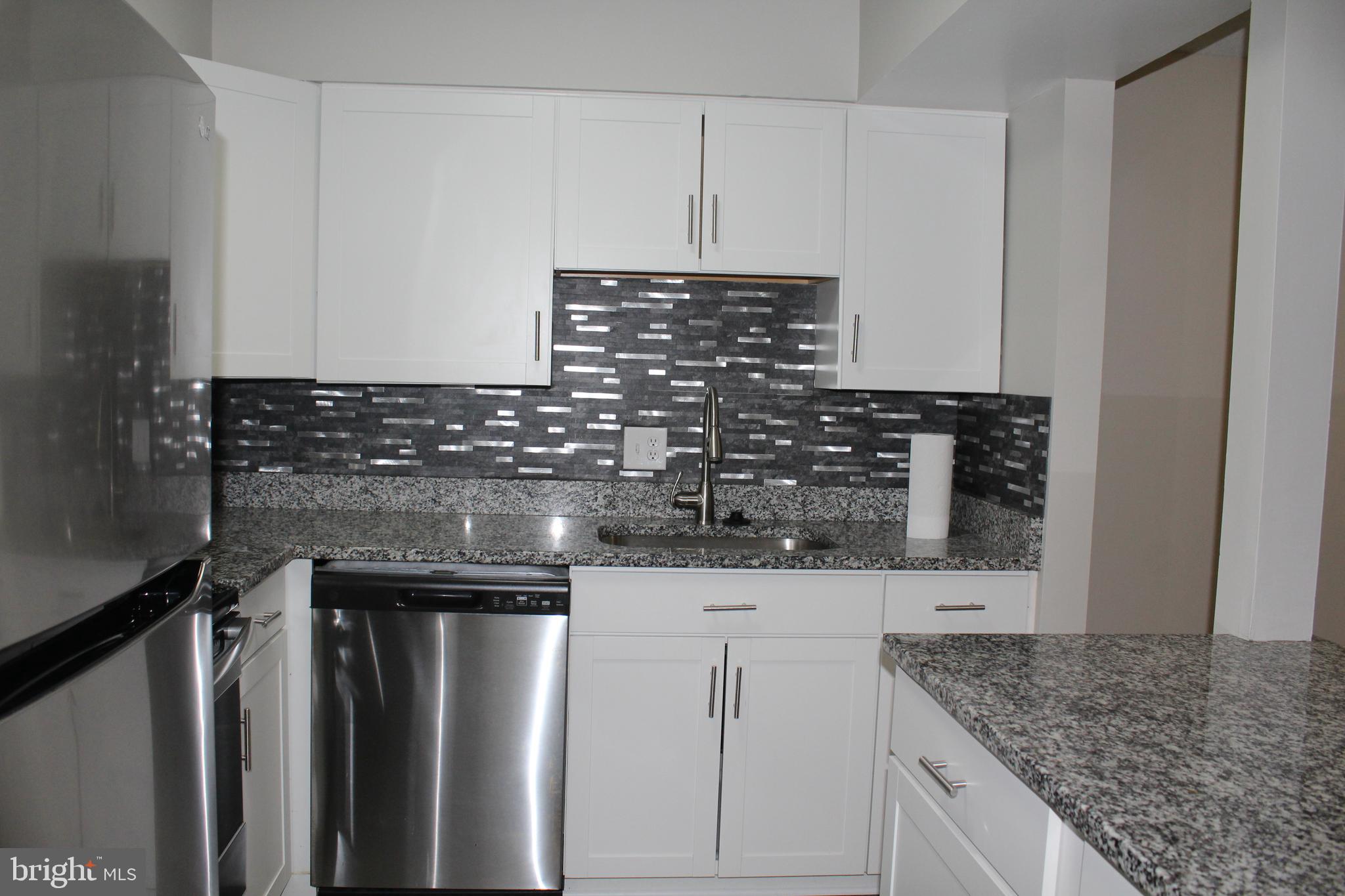 TREETOP CONDO - Residential