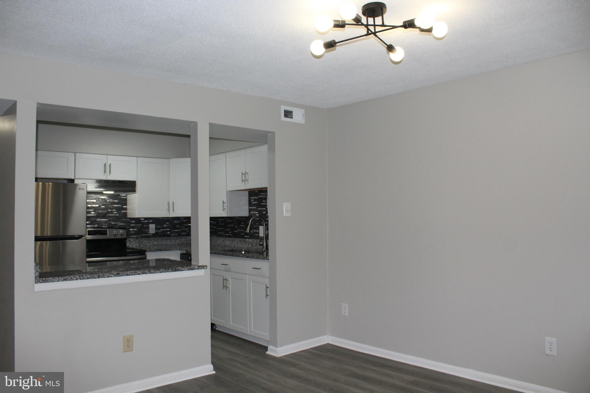 TREETOP CONDO - Residential