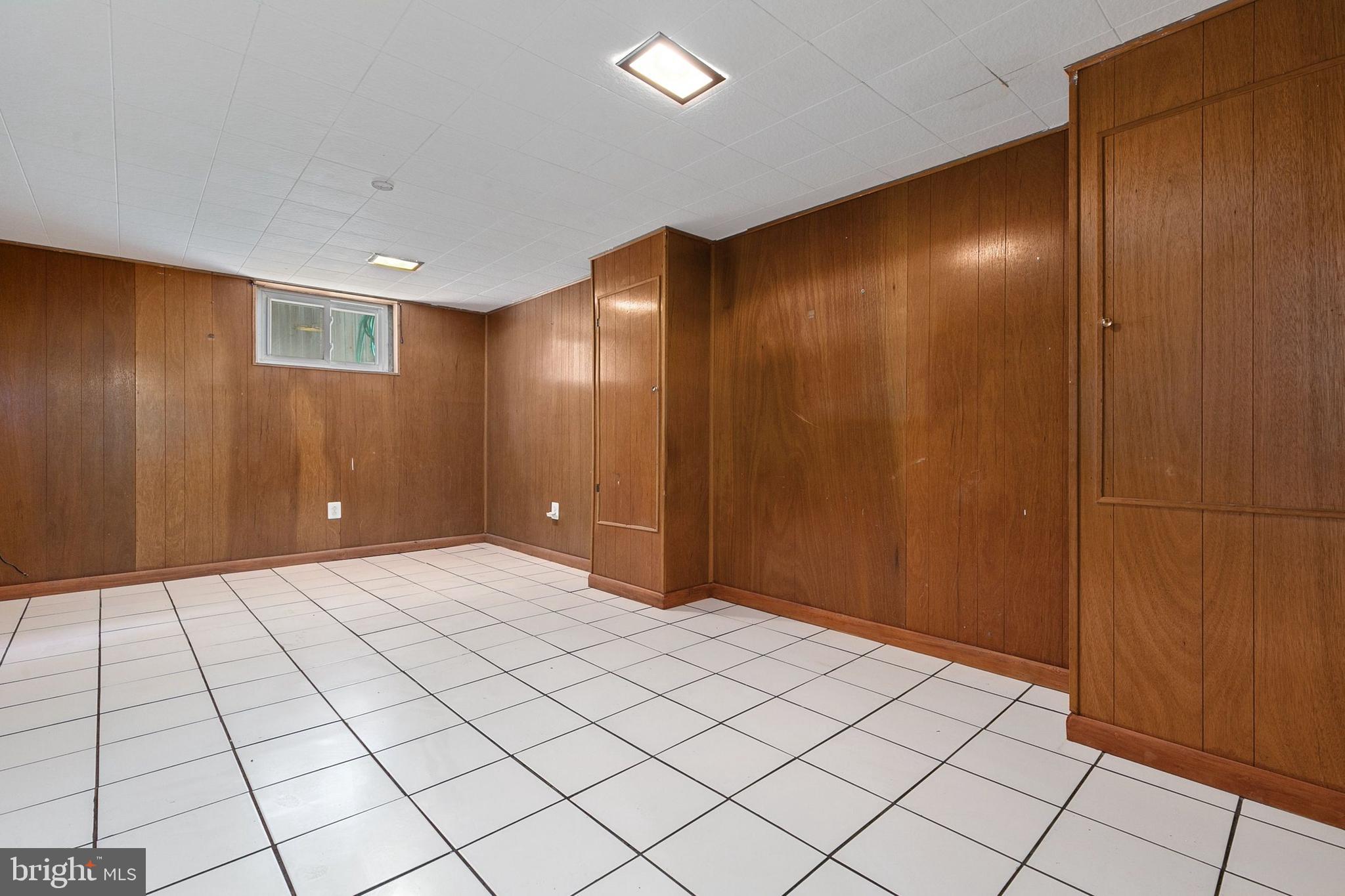 VEIRS MILL VILLAGE - Residential