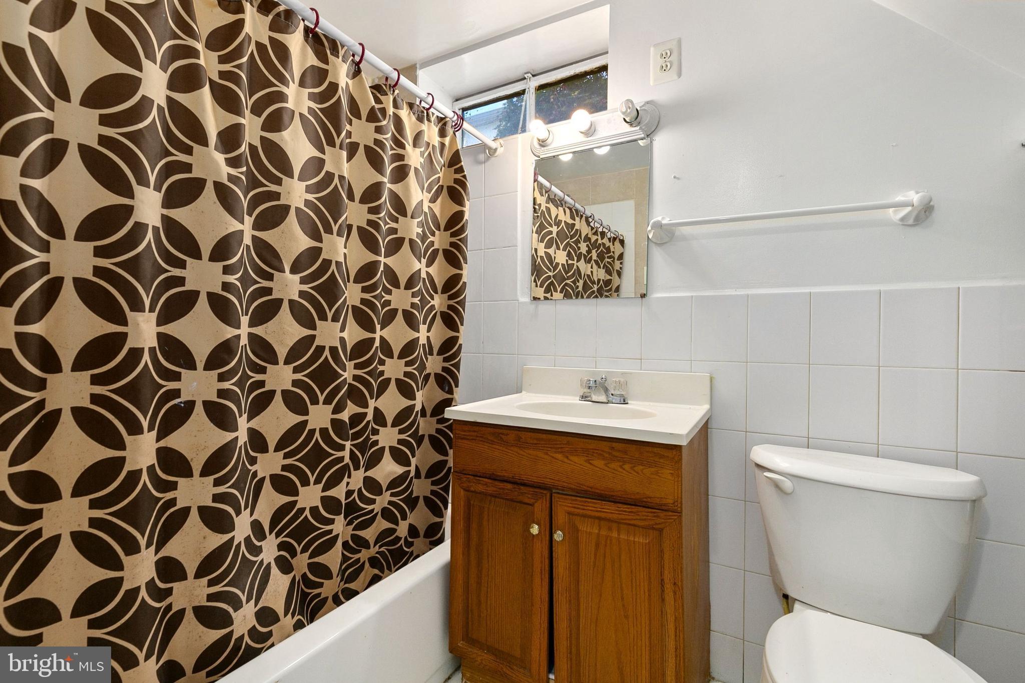 VEIRS MILL VILLAGE - Residential