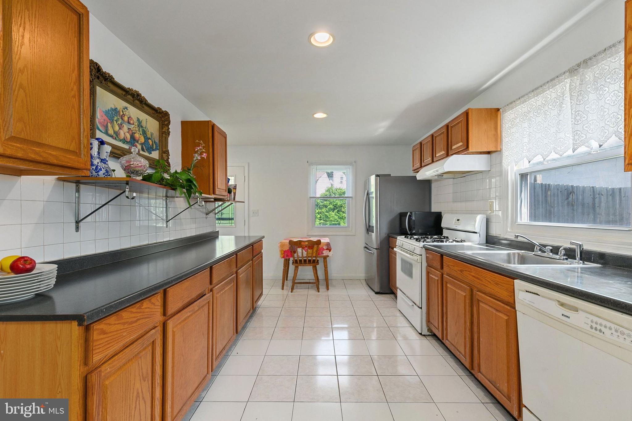 VEIRS MILL VILLAGE - Residential