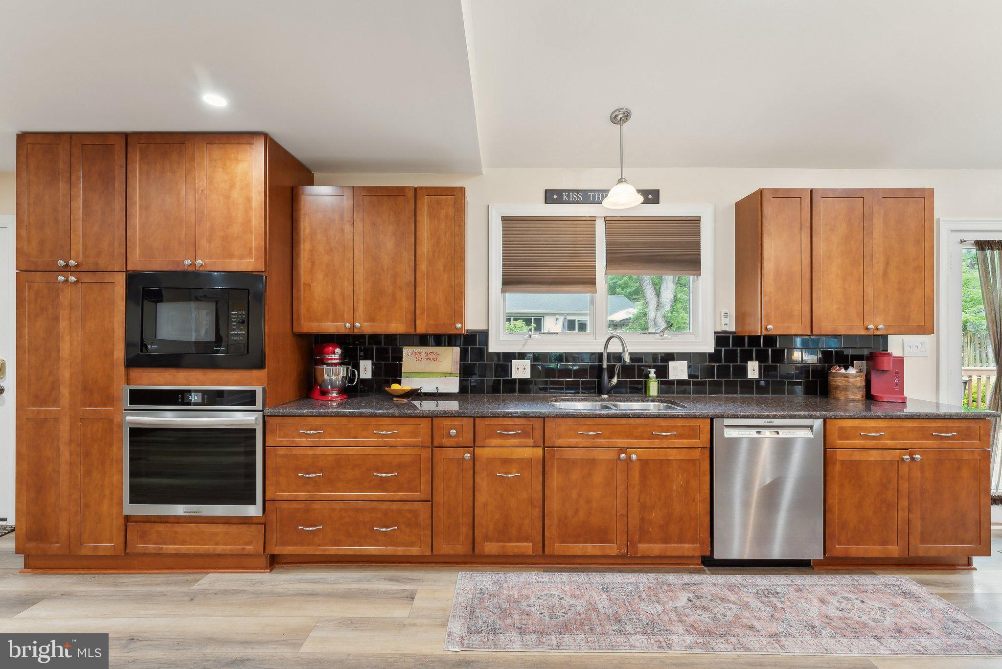 MT VERNON MANOR - Residential