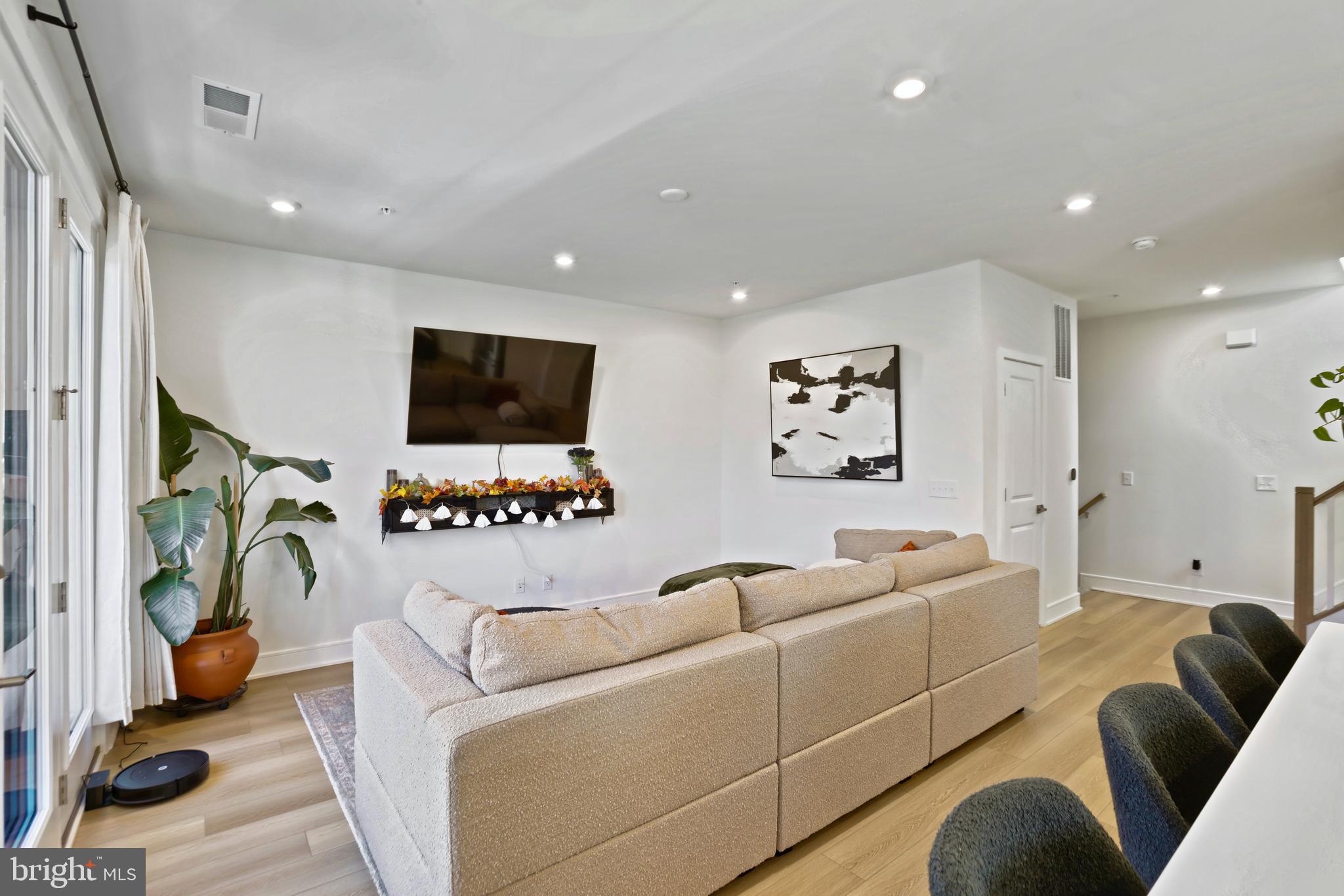 GOOSE CREEK AT ASHBURN - Residential