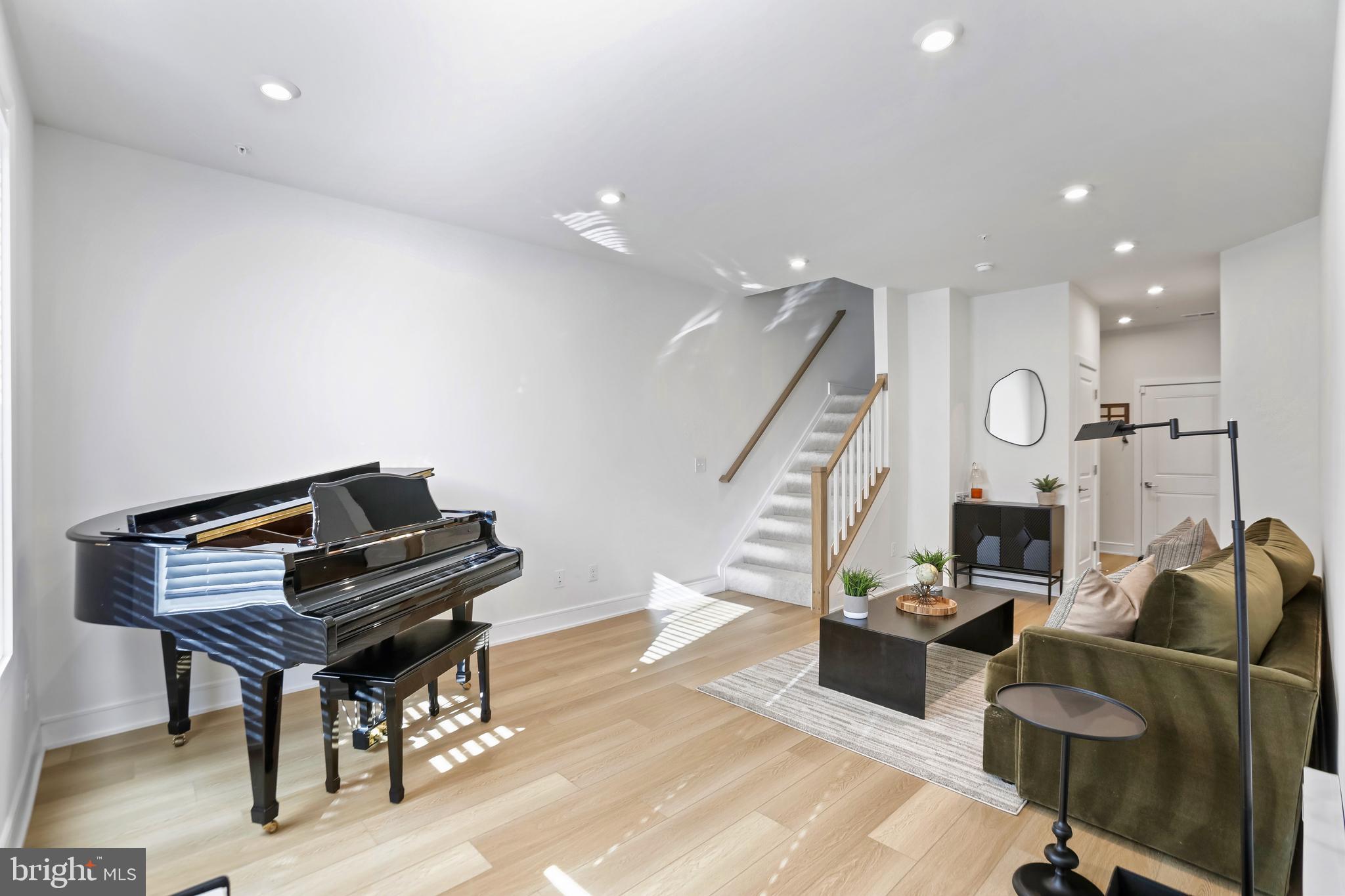 GOOSE CREEK AT ASHBURN - Residential