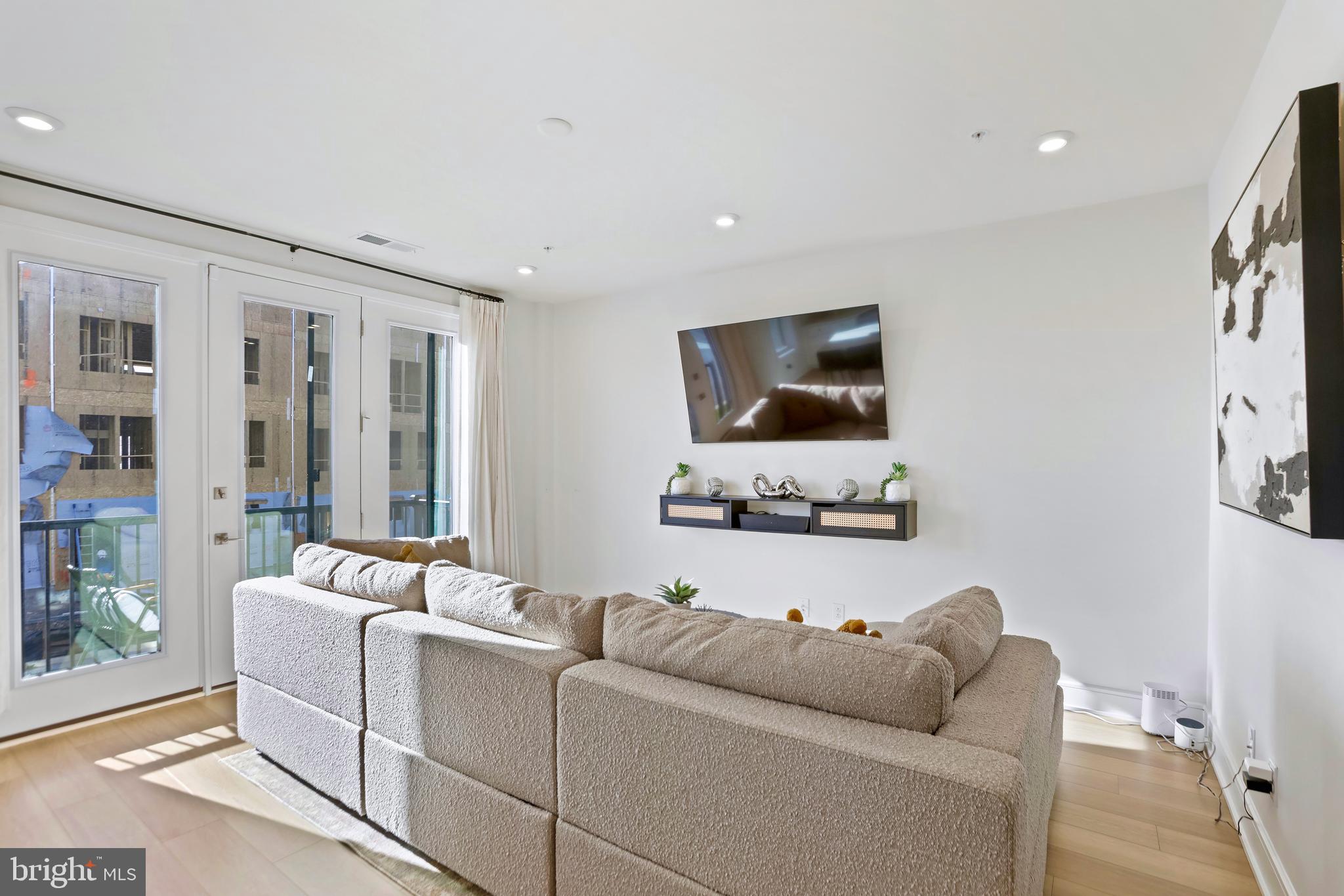 GOOSE CREEK AT ASHBURN - Residential