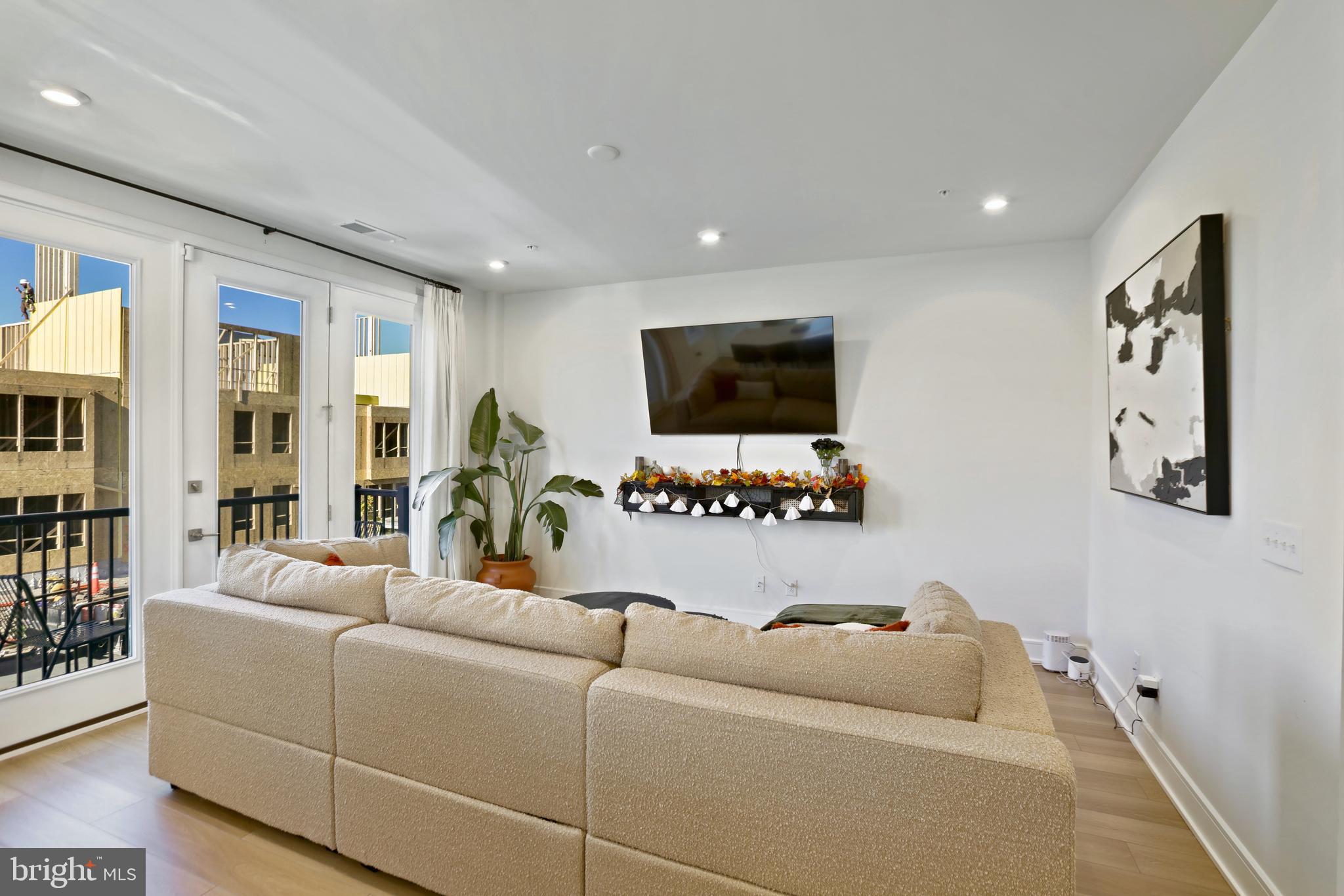 GOOSE CREEK AT ASHBURN - Residential