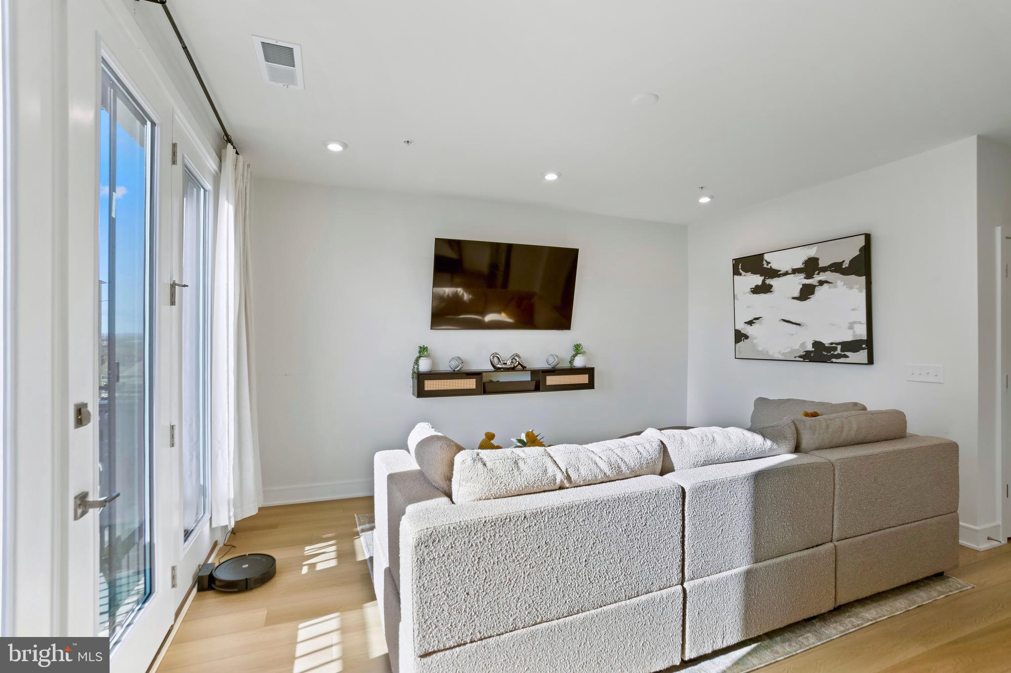 GOOSE CREEK AT ASHBURN - Residential