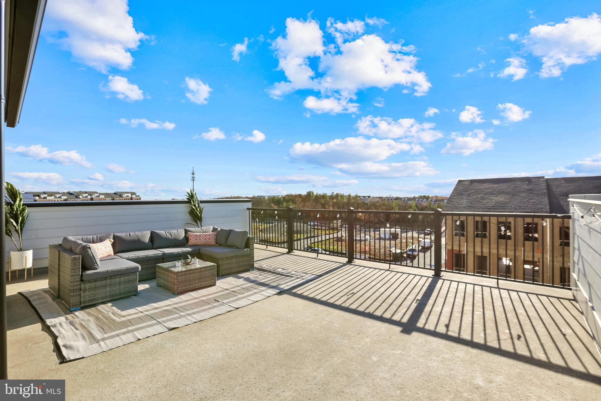 GOOSE CREEK AT ASHBURN - Residential