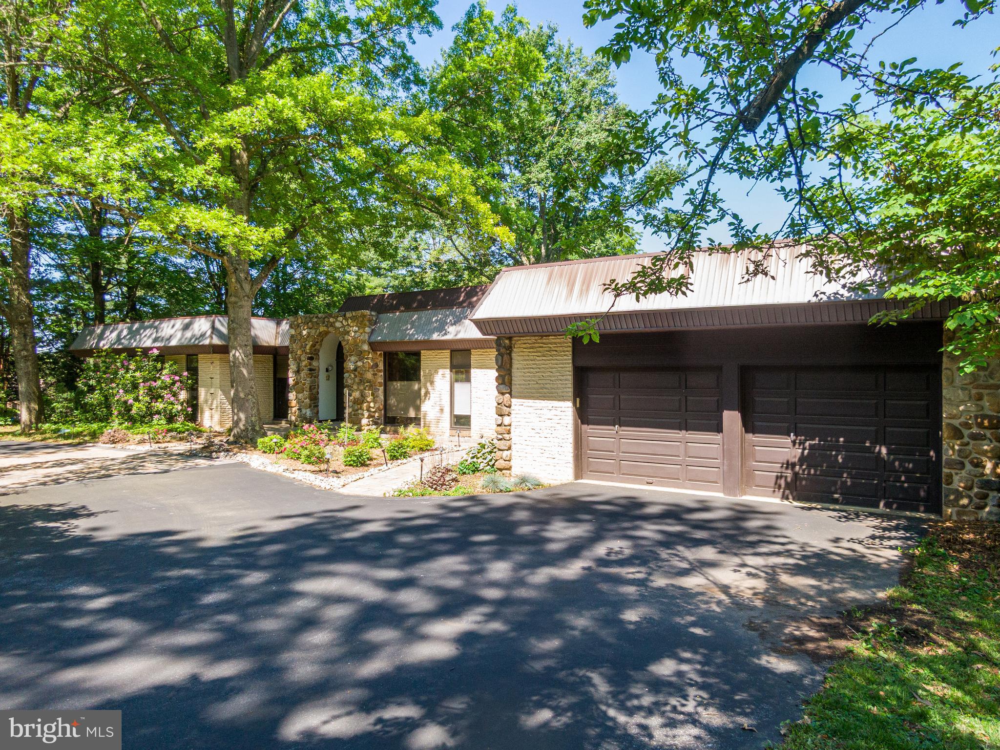10 LOWELL DRIVE