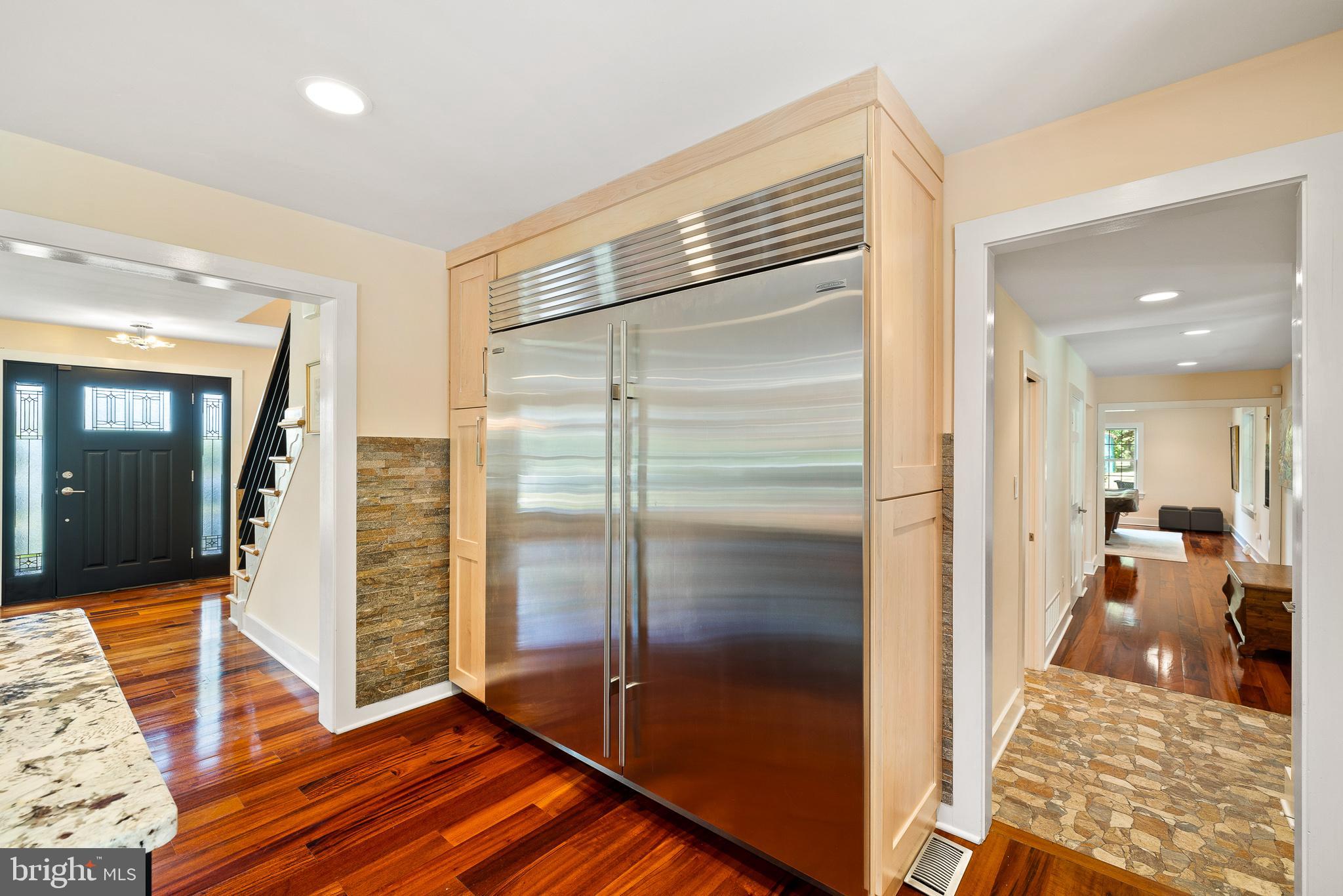 ADMORE - Residential