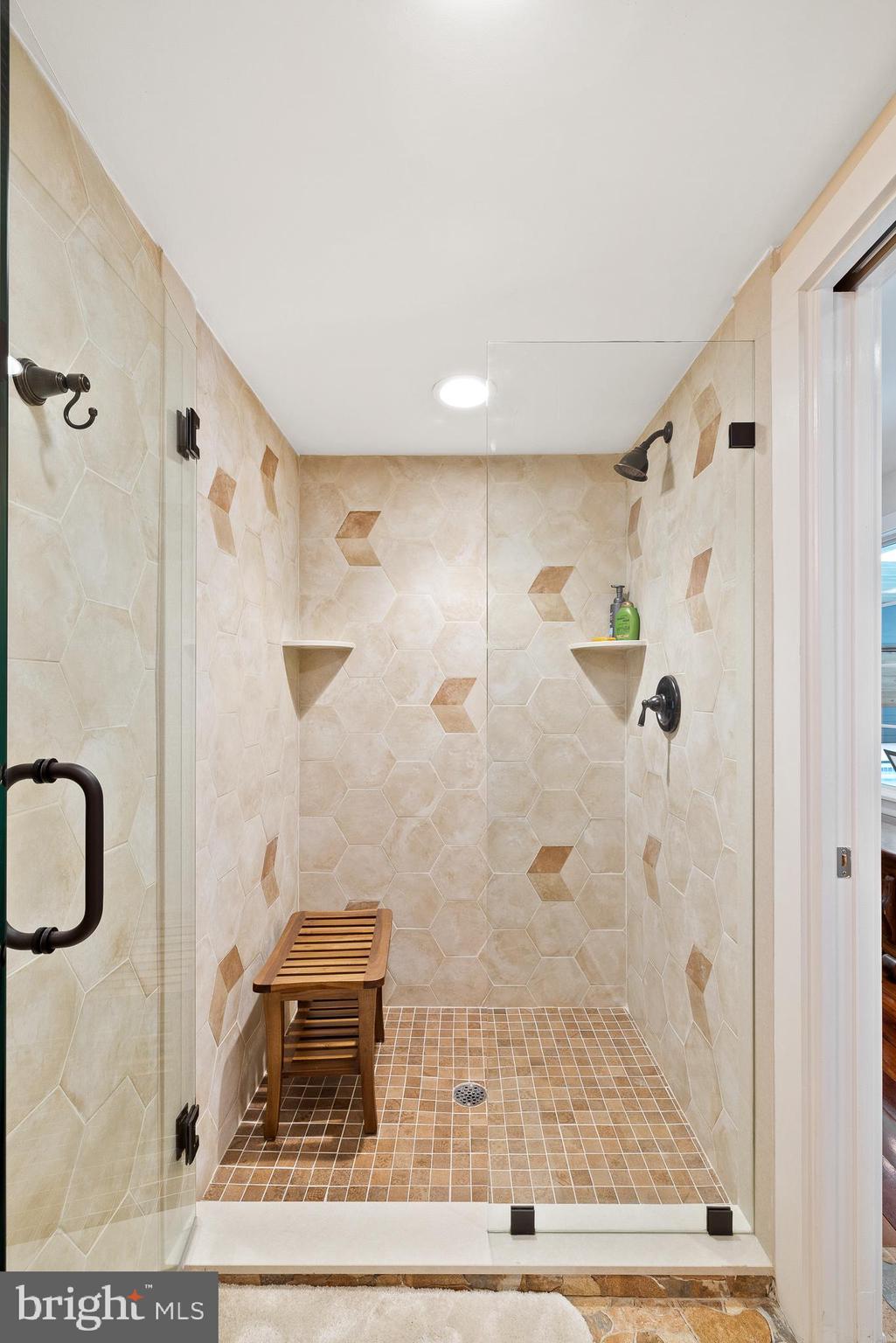 ADMORE - Residential