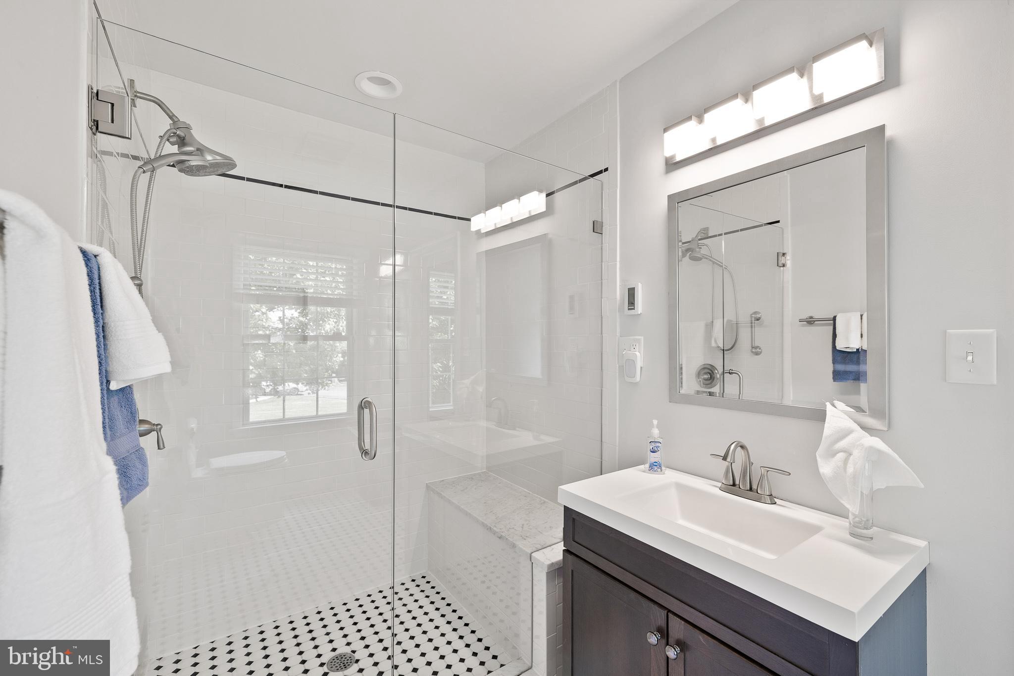 ADMORE - Residential