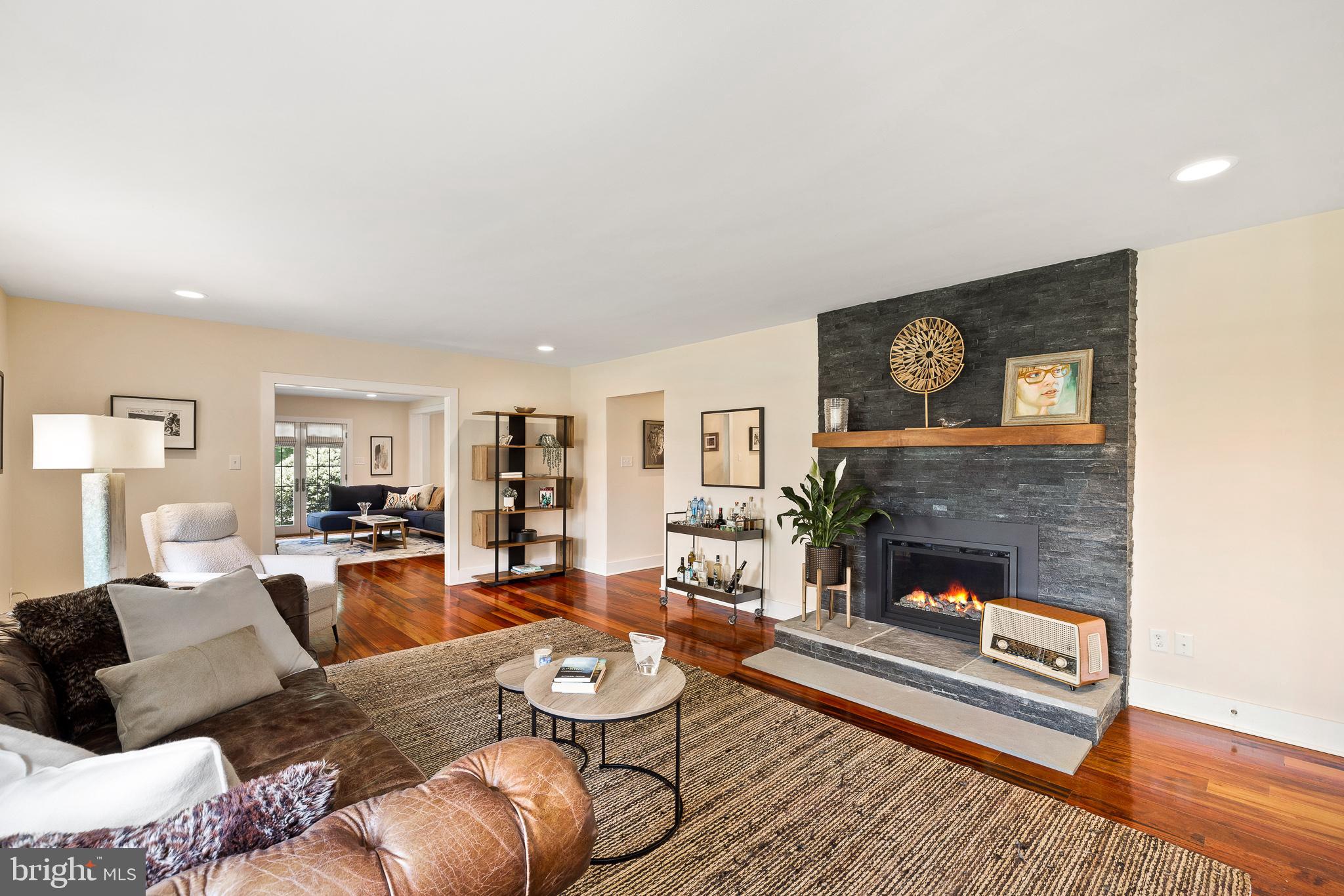 ADMORE - Residential