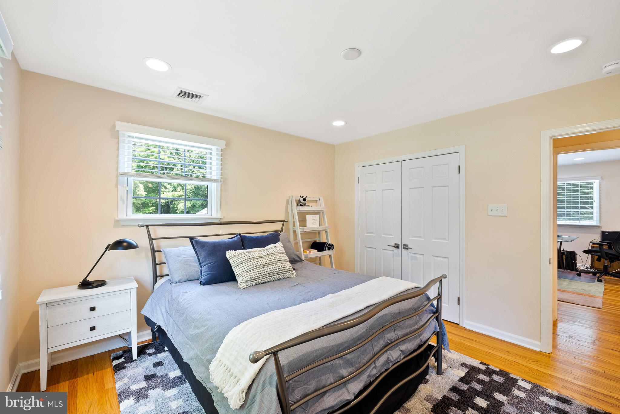 ADMORE - Residential