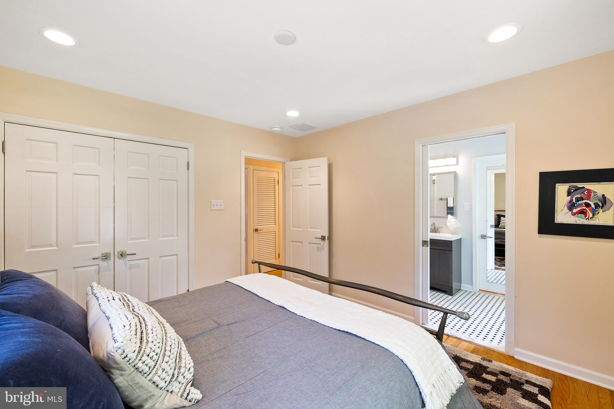 ADMORE - Residential