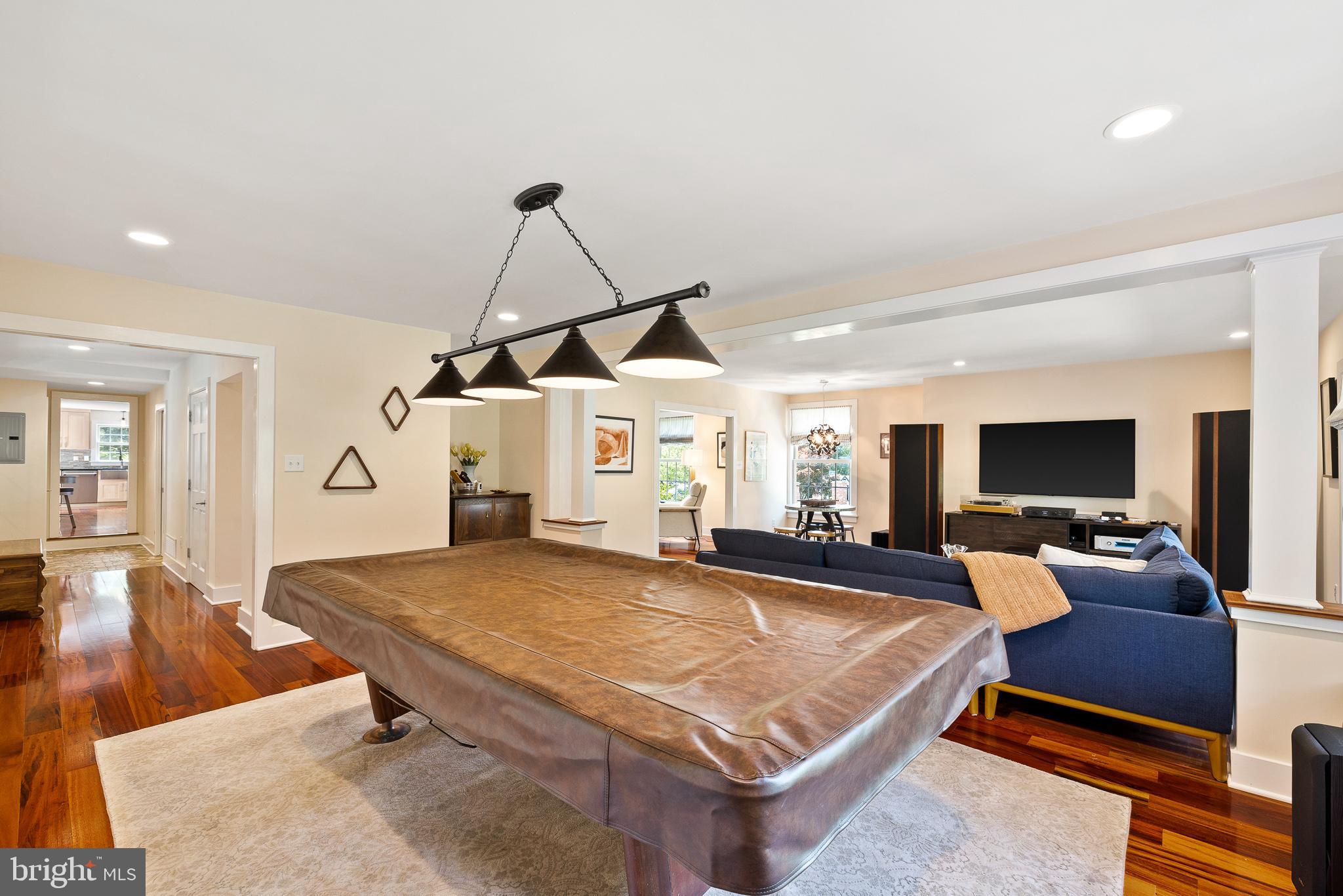 ADMORE - Residential