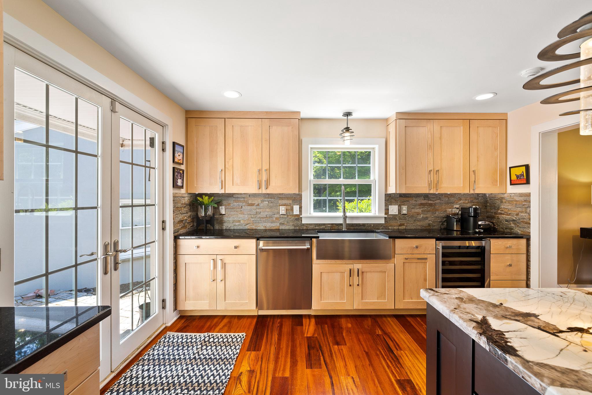 ADMORE - Residential