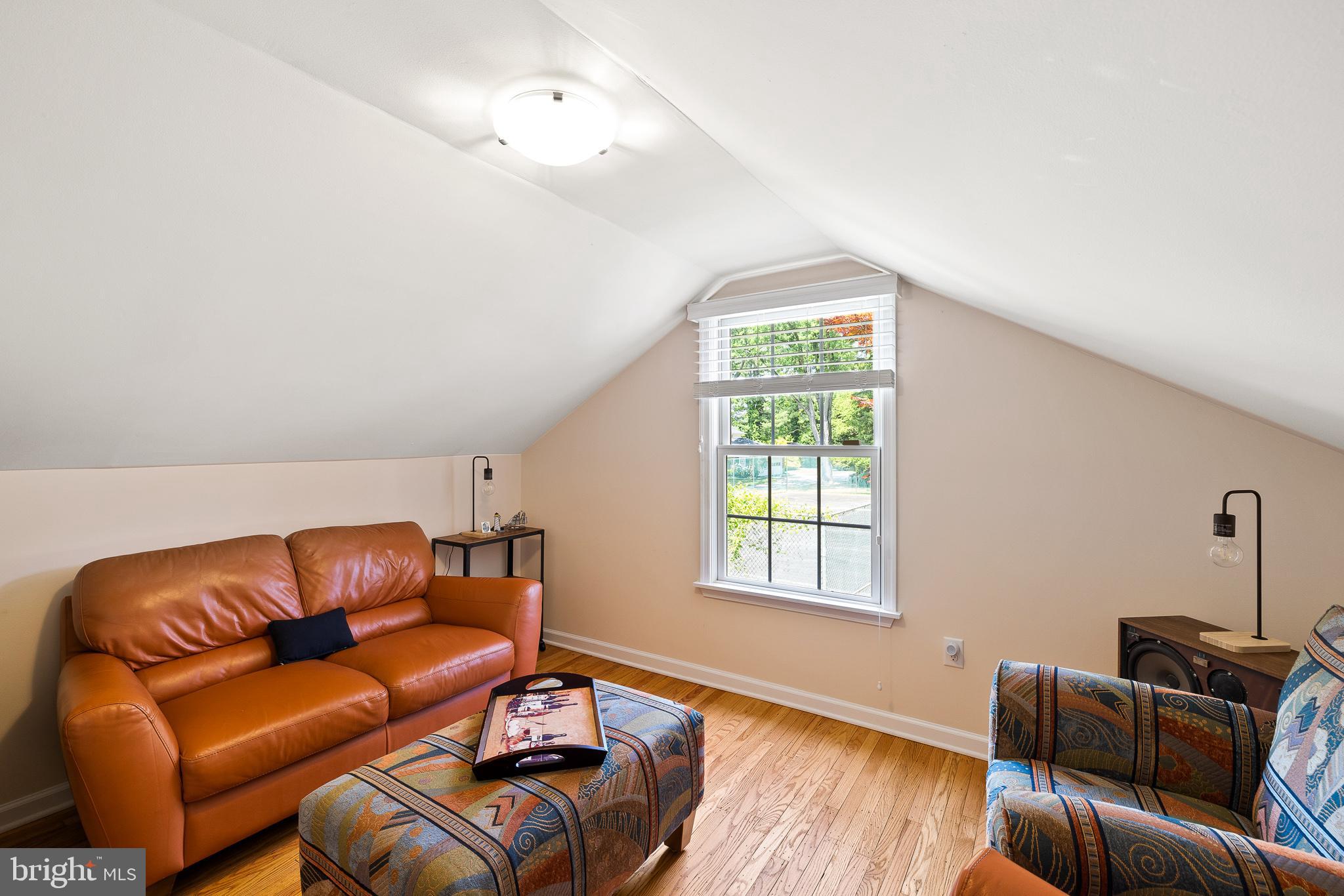 ADMORE - Residential