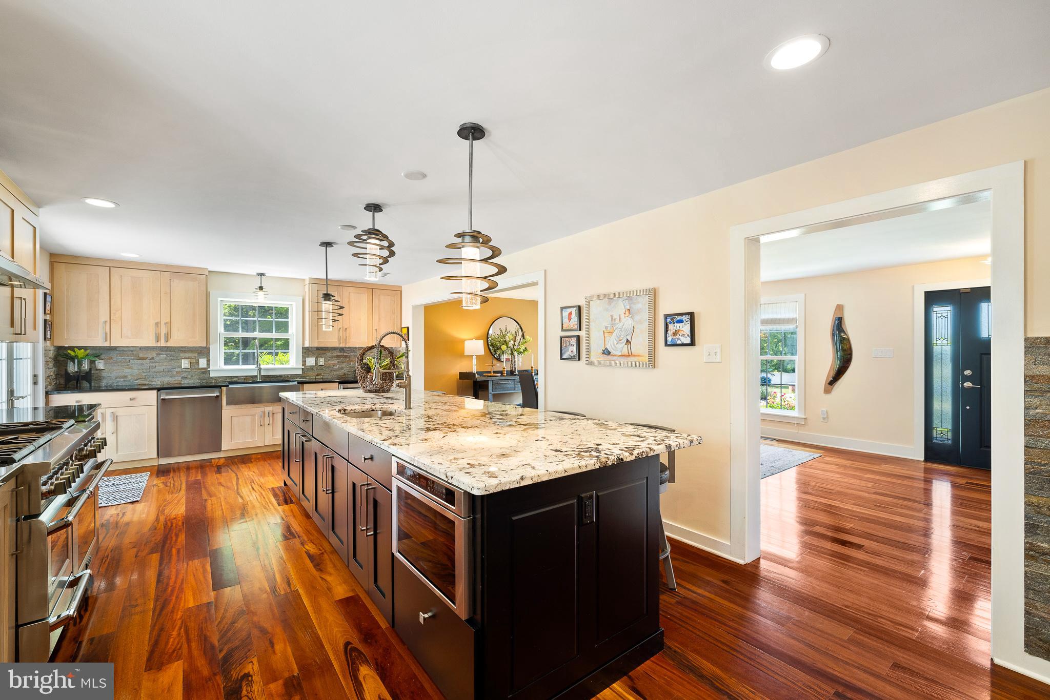 ADMORE - Residential