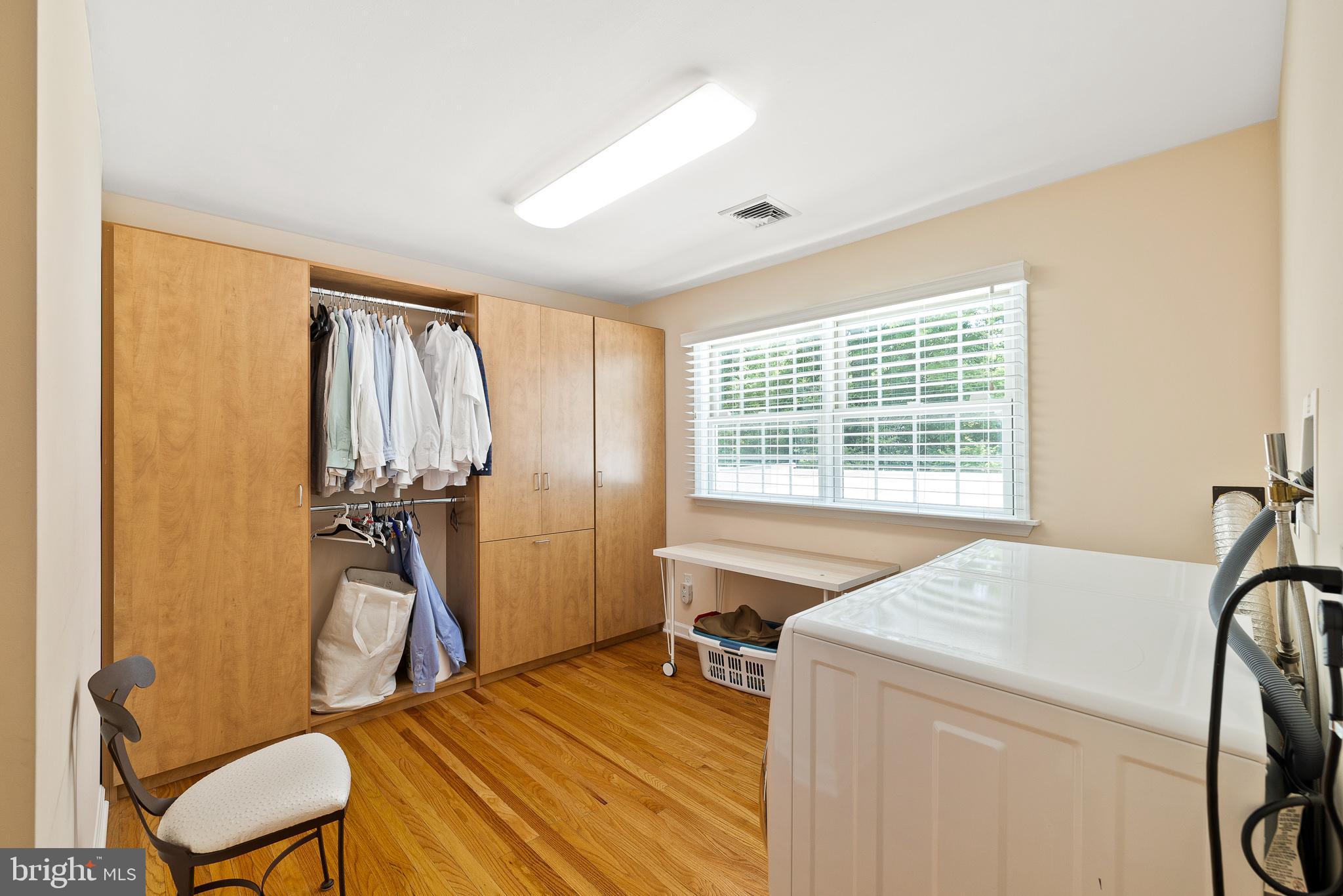 ADMORE - Residential