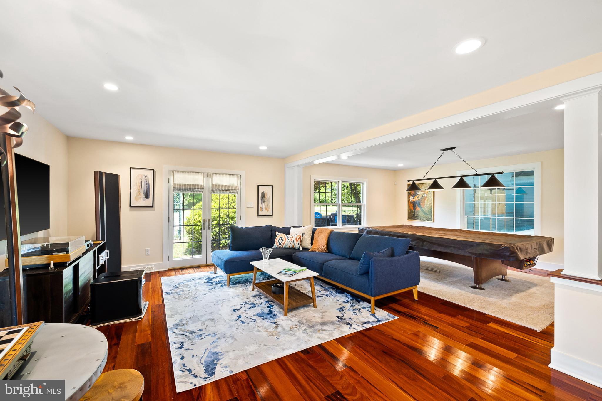 ADMORE - Residential