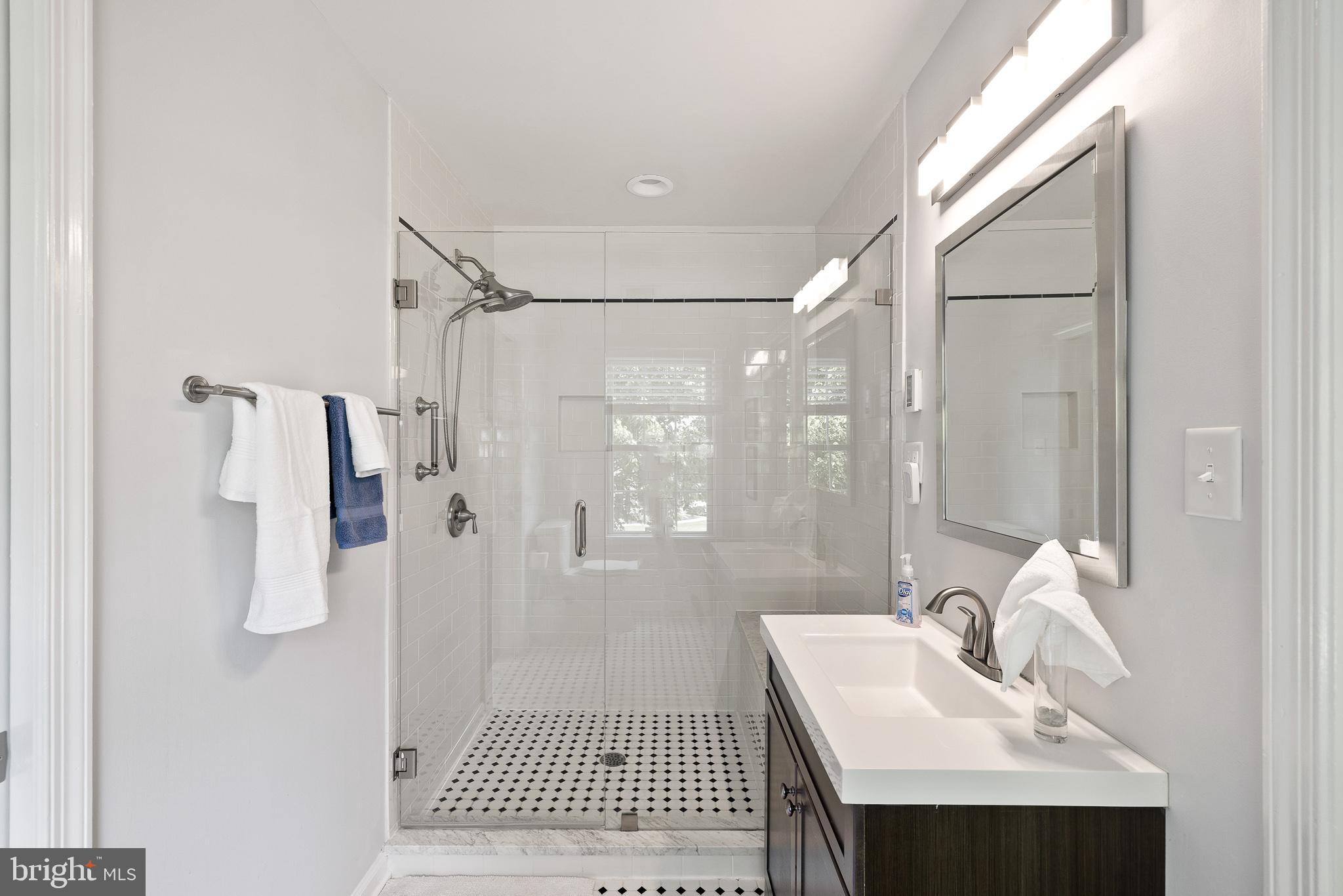 ADMORE - Residential