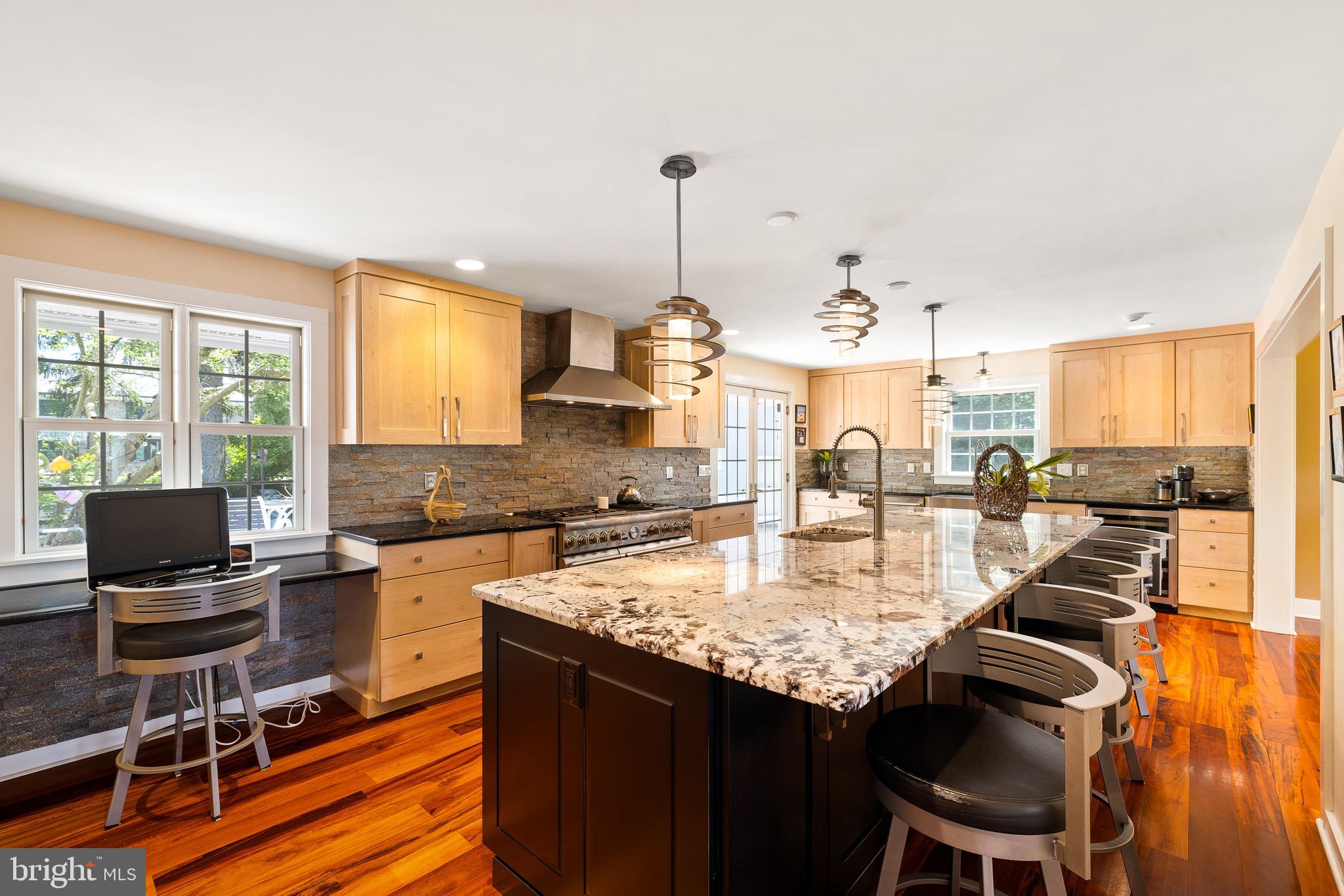 ADMORE - Residential