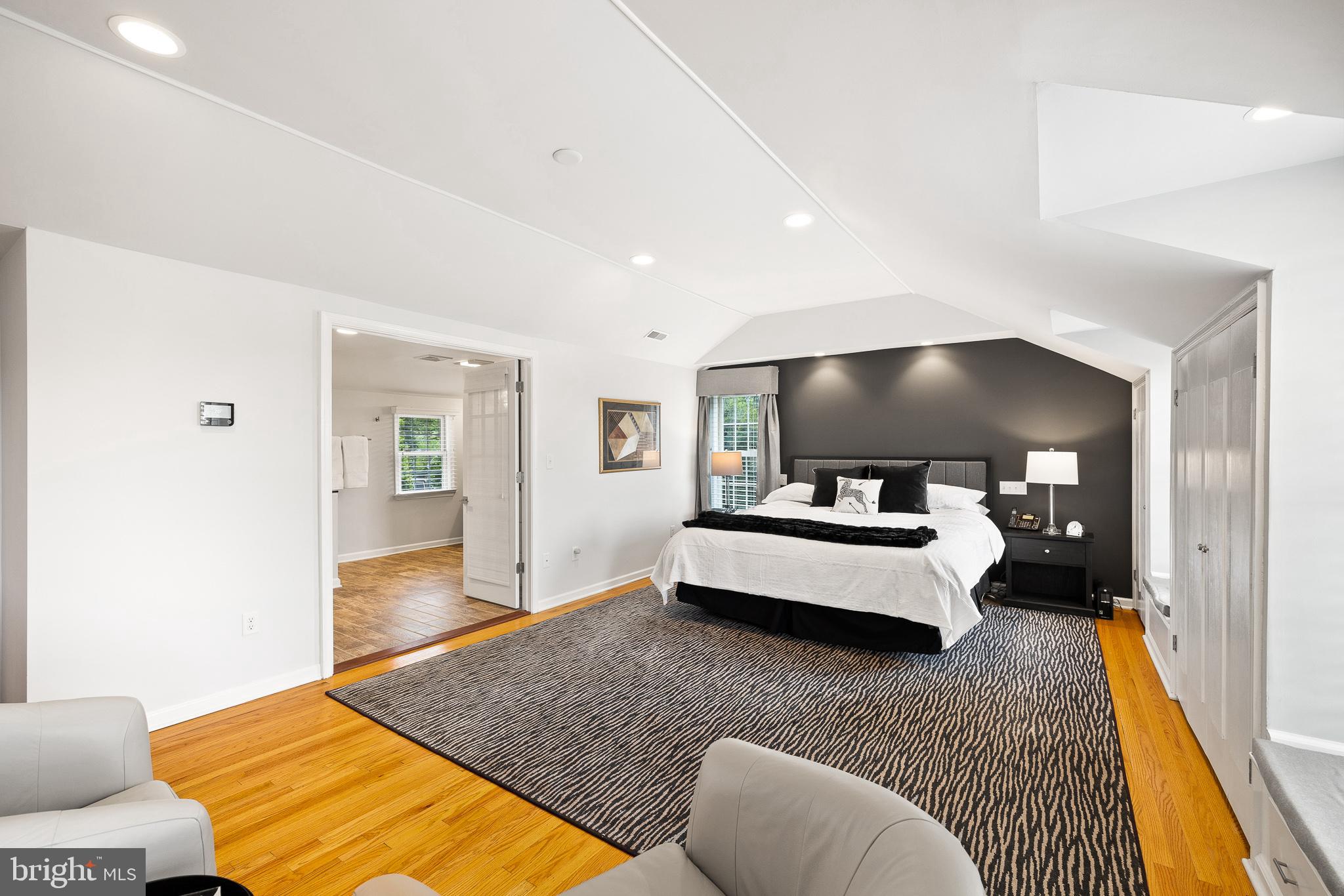 ADMORE - Residential