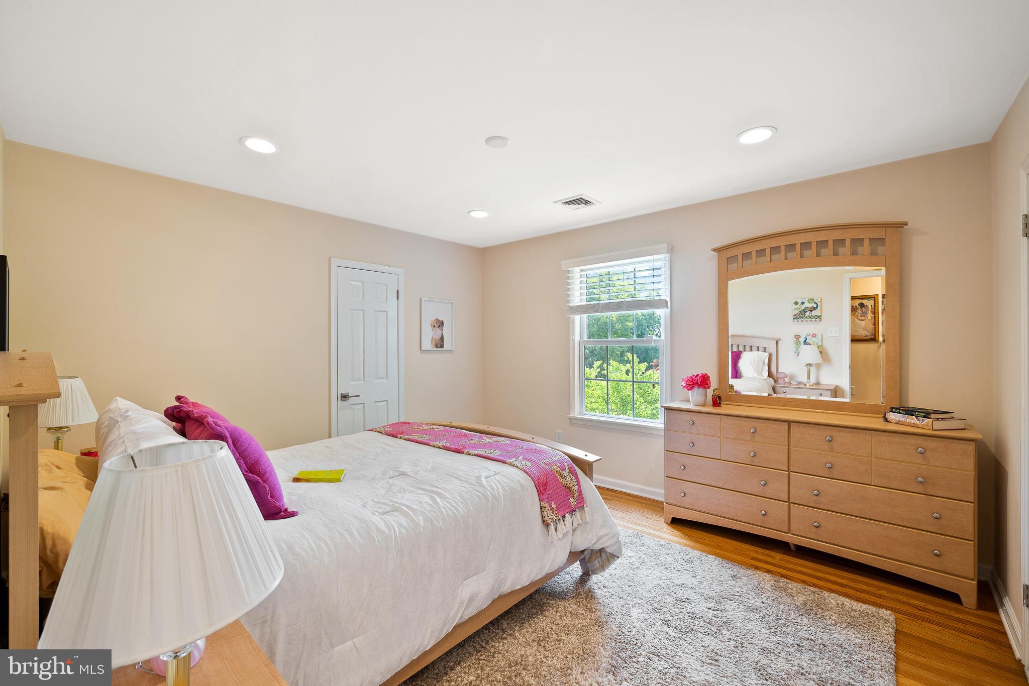 ADMORE - Residential