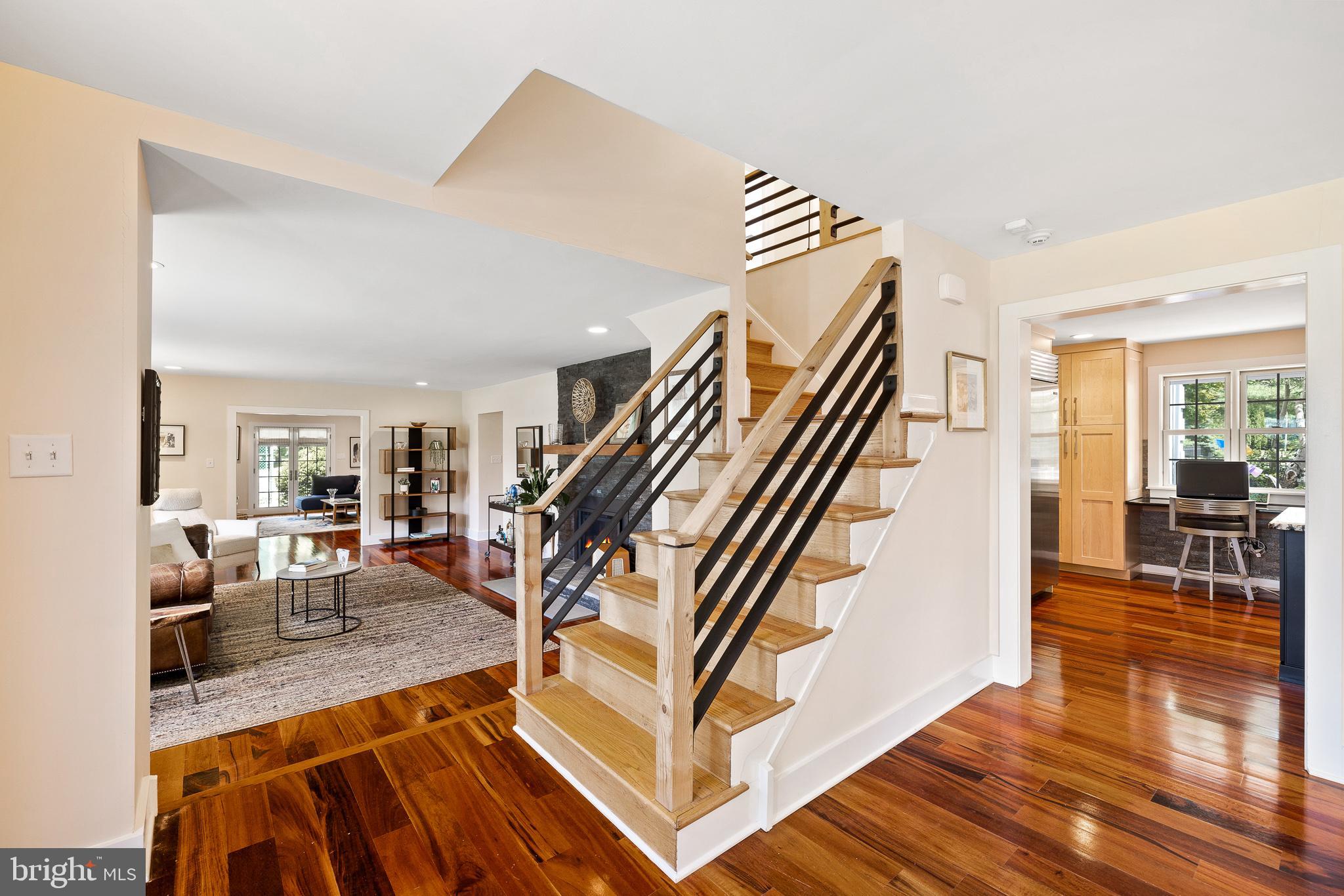 ADMORE - Residential