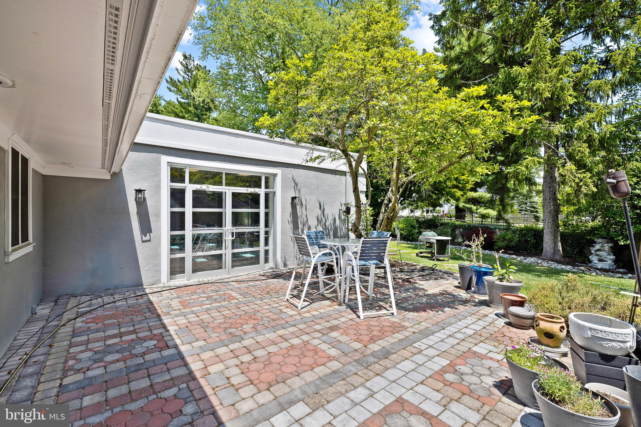 ADMORE - Residential