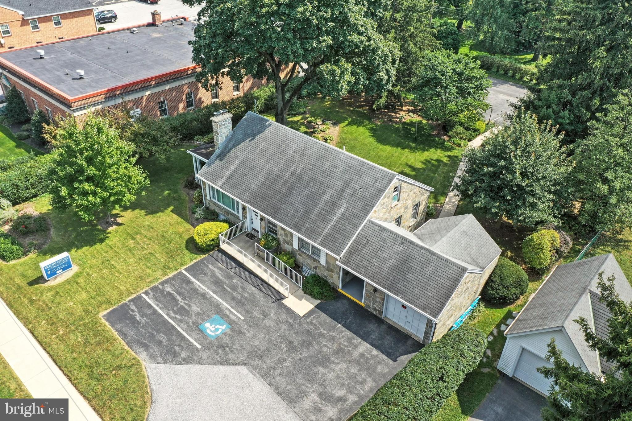 EAST YORK - Commercial Sale