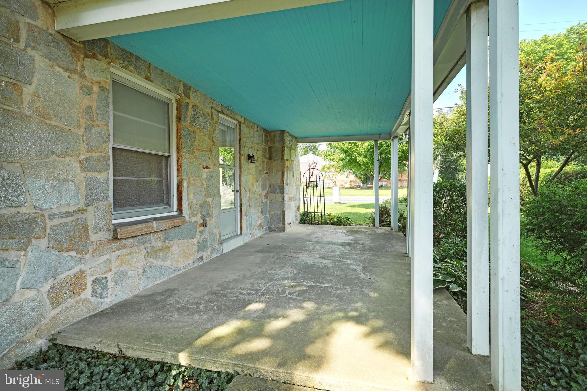 EAST YORK - Commercial Sale