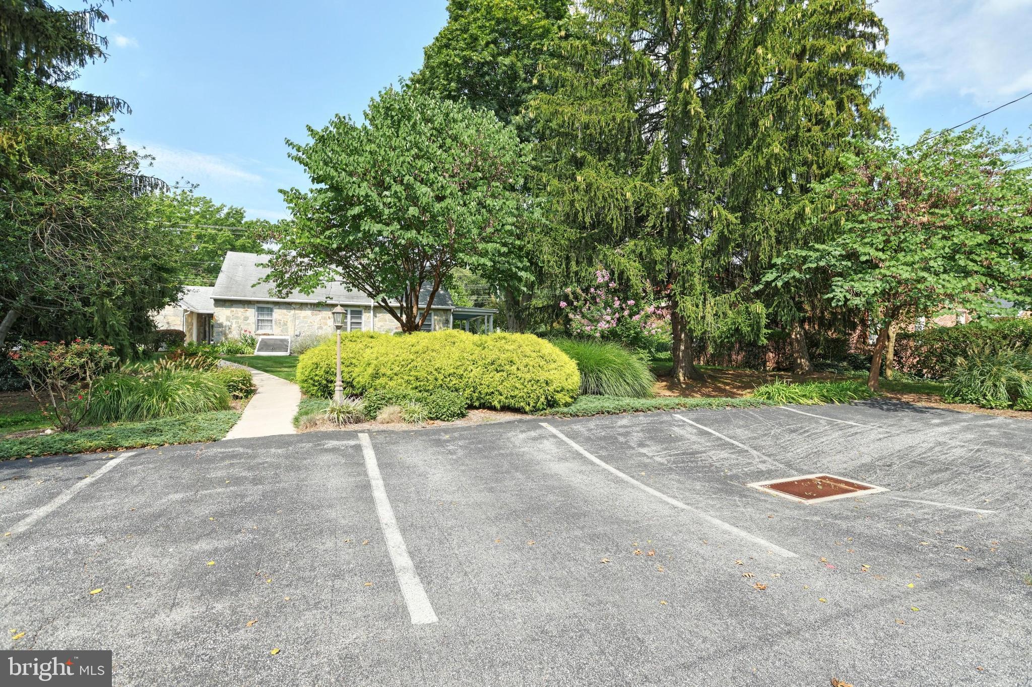 EAST YORK - Commercial Sale