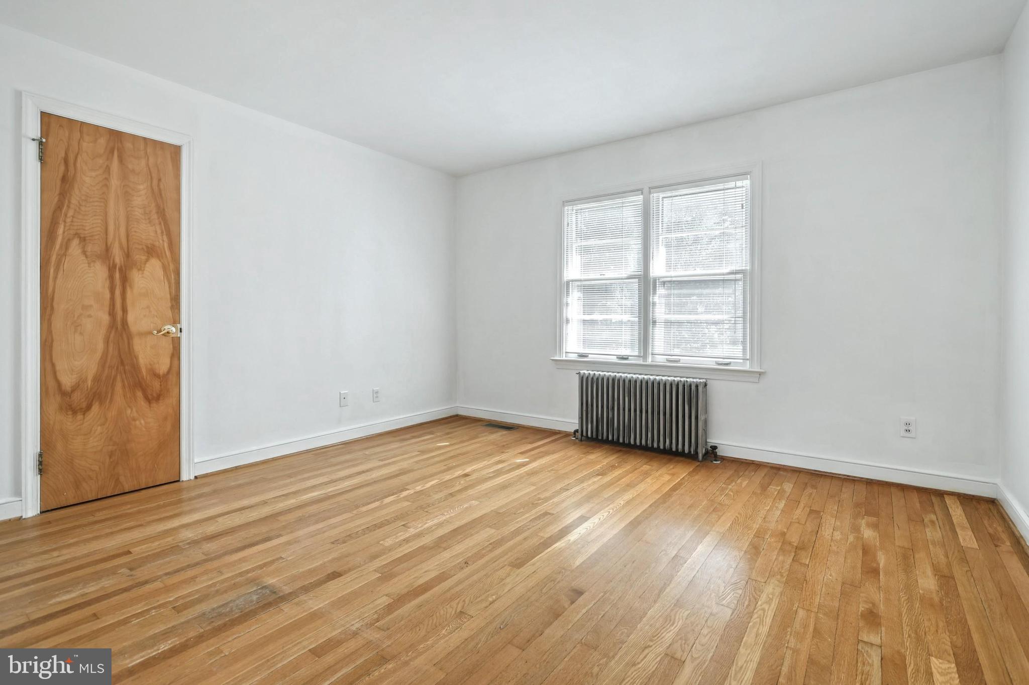 EAST YORK - Commercial Sale