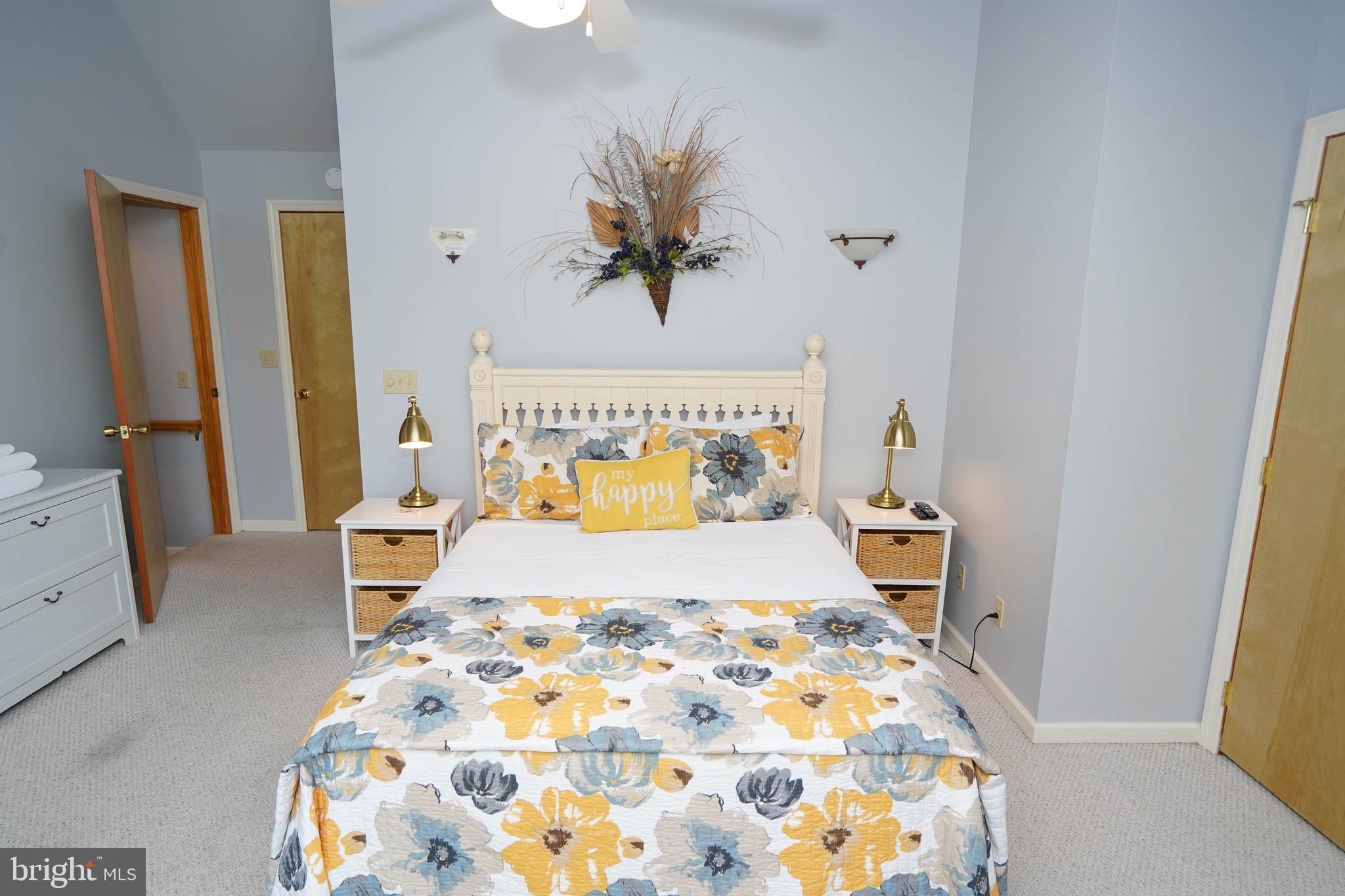 TRADERS LANDING - Residential