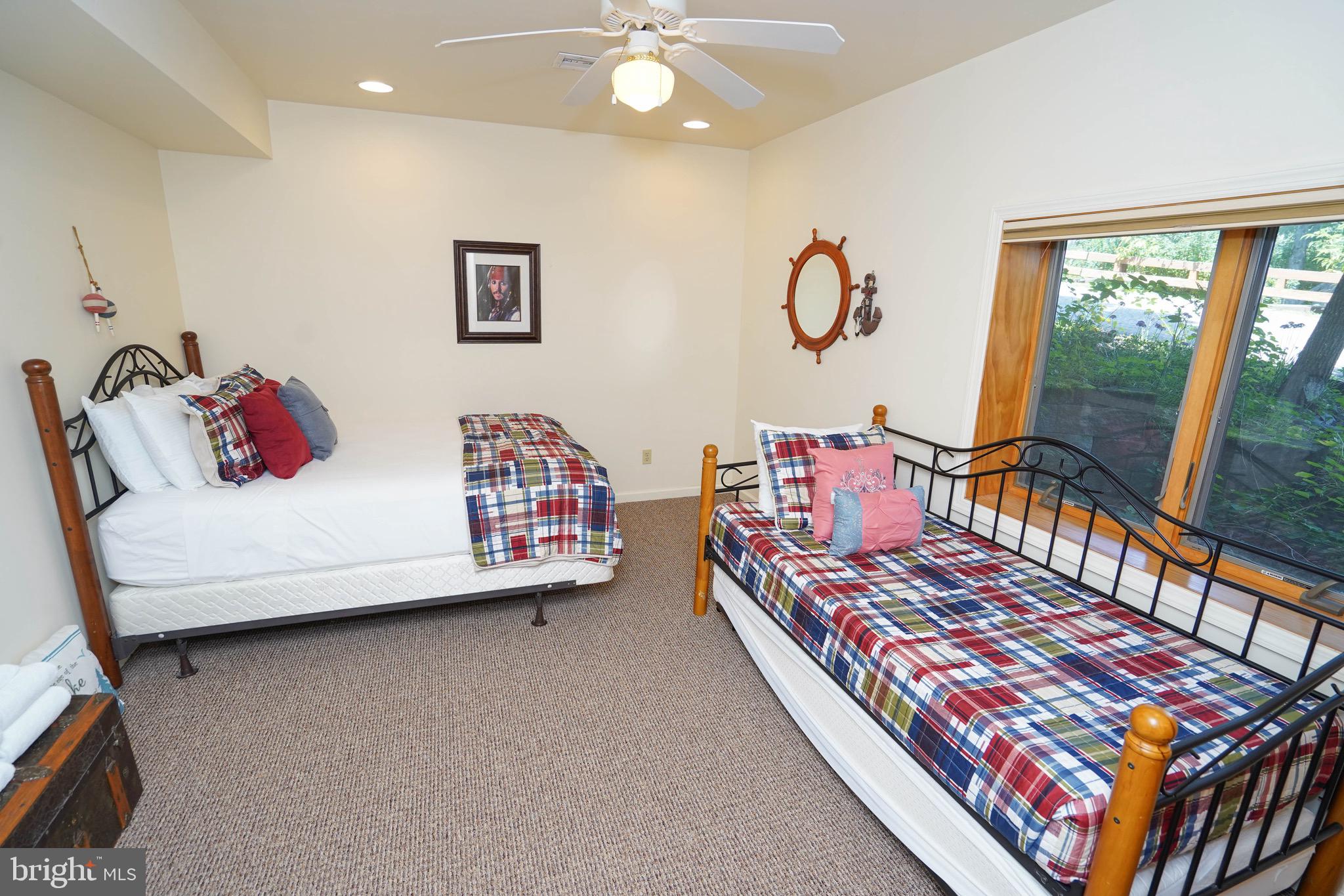 TRADERS LANDING - Residential