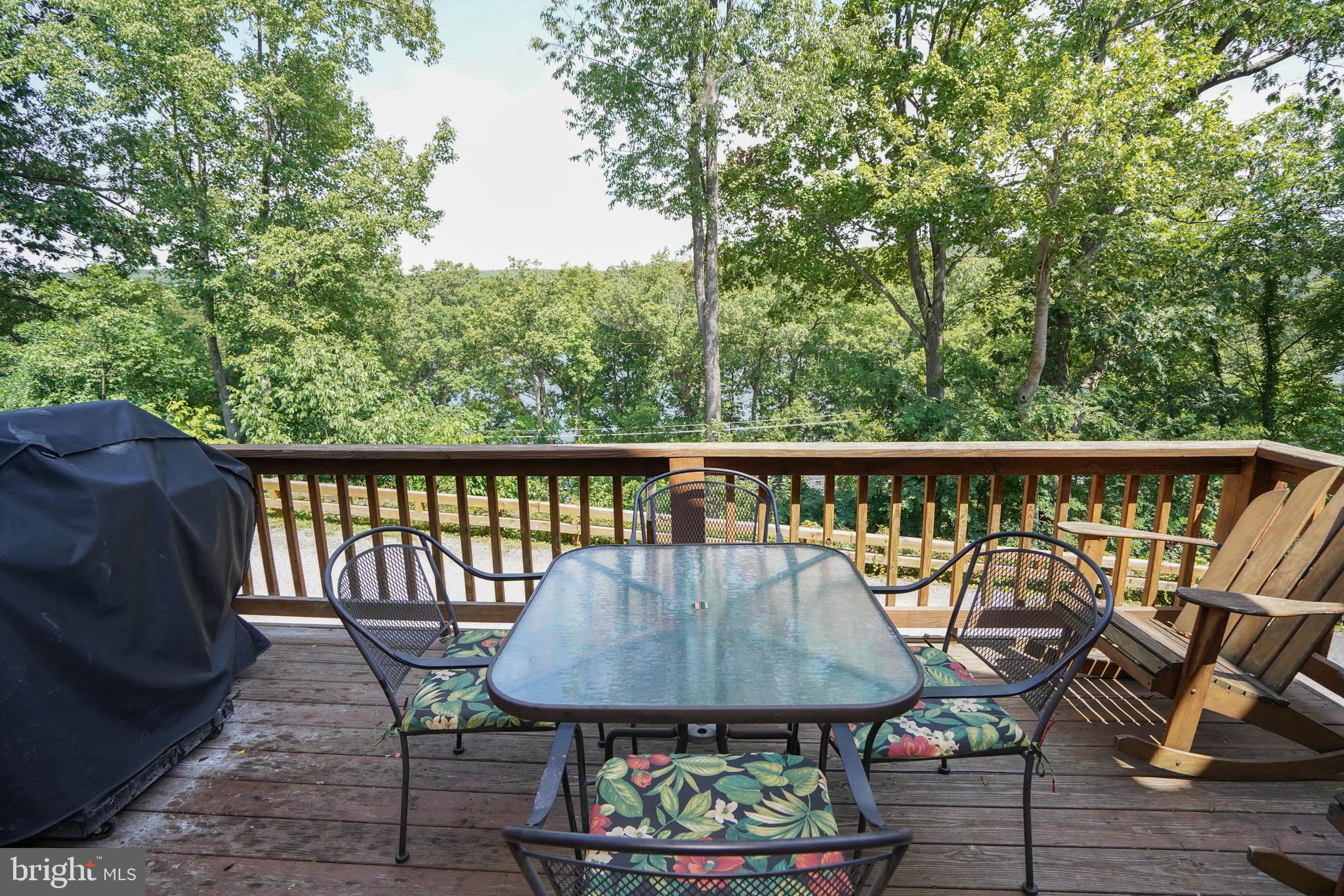 TRADERS LANDING - Residential