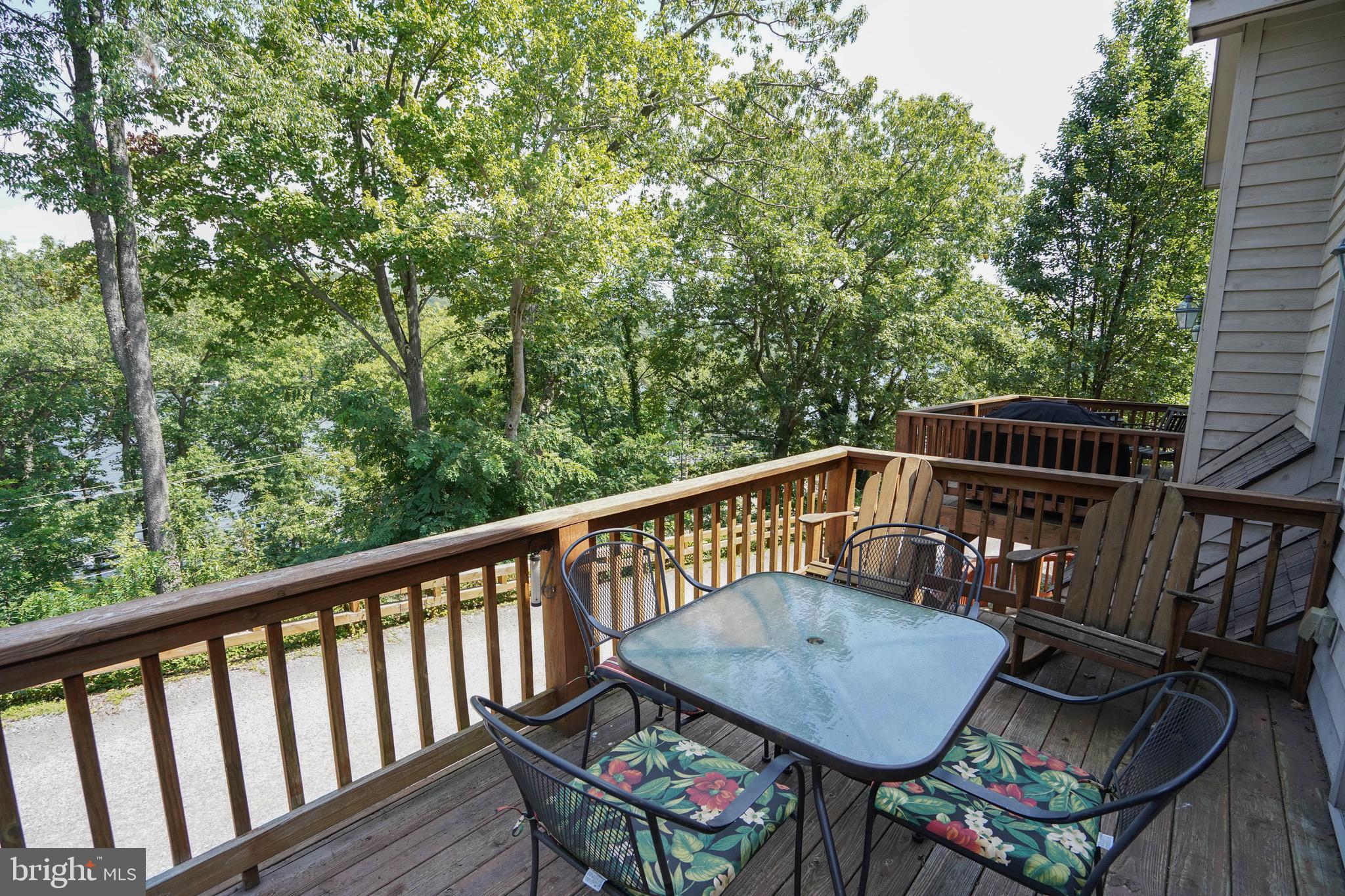 TRADERS LANDING - Residential