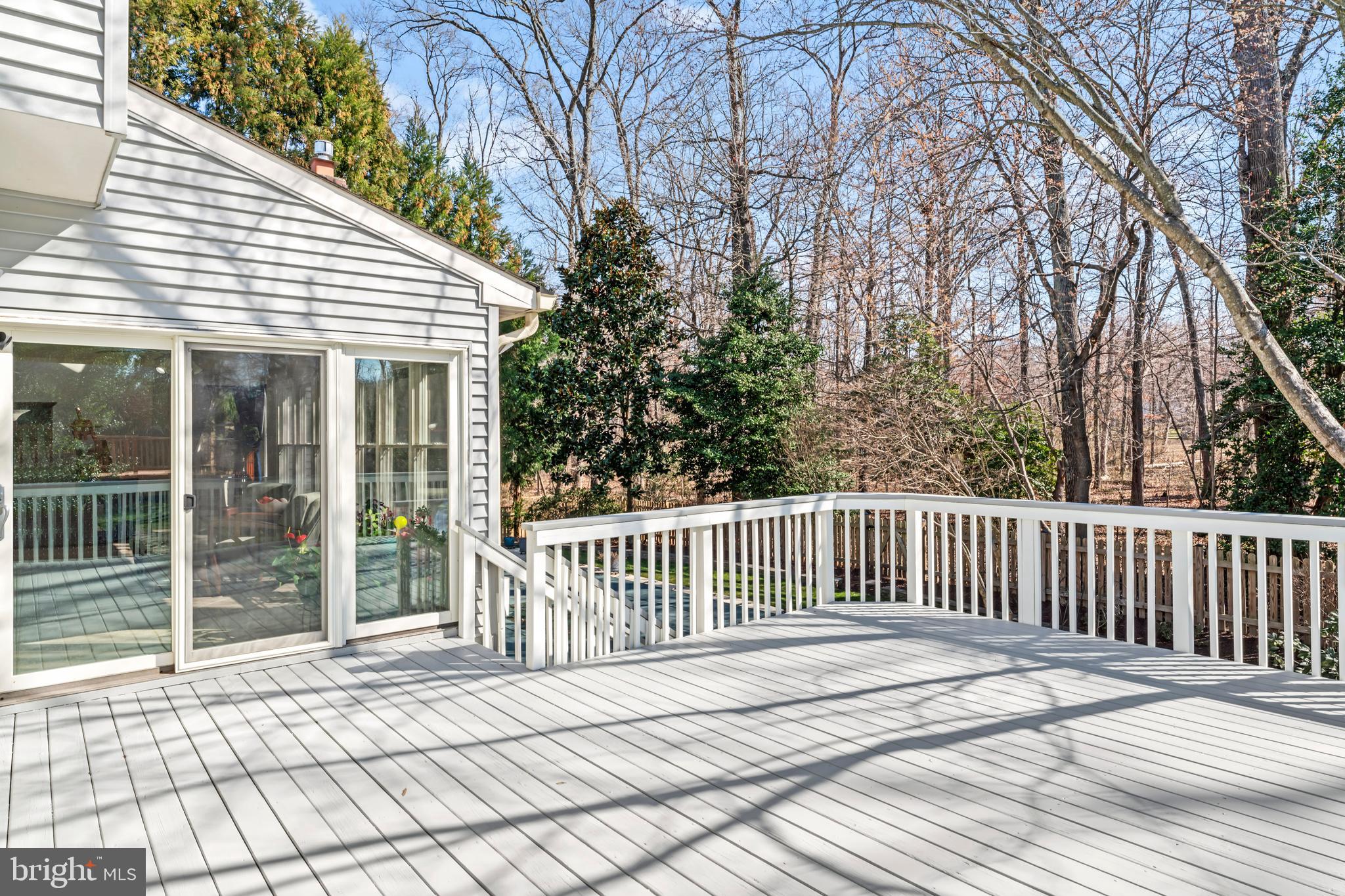 OAKTON  WOODS - Residential