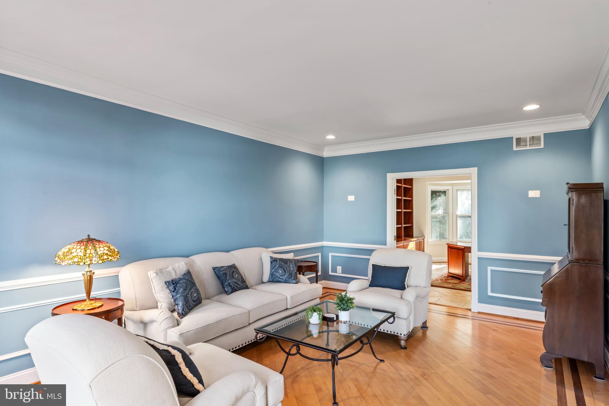 OAKTON  WOODS - Residential