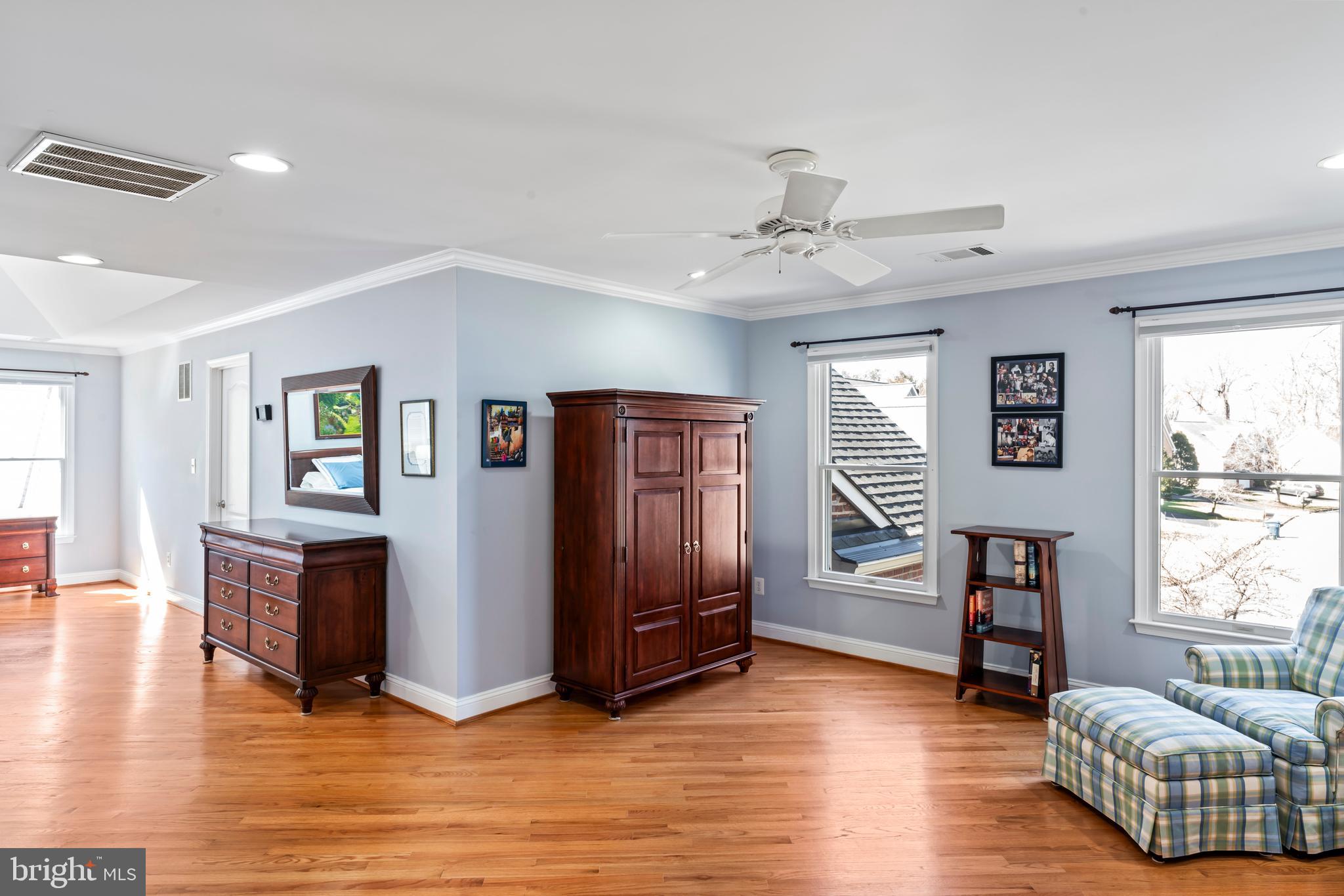 OAKTON  WOODS - Residential