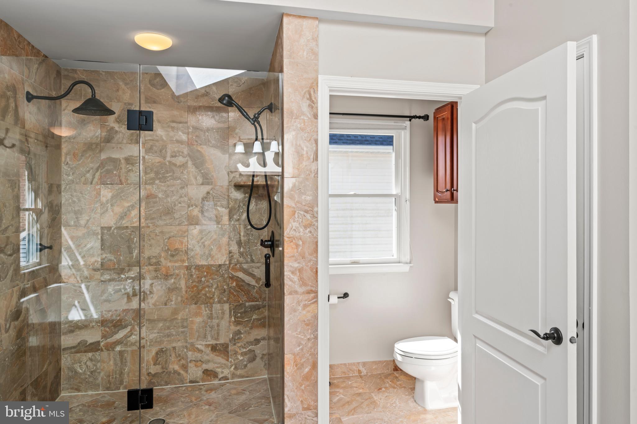 OAKTON  WOODS - Residential